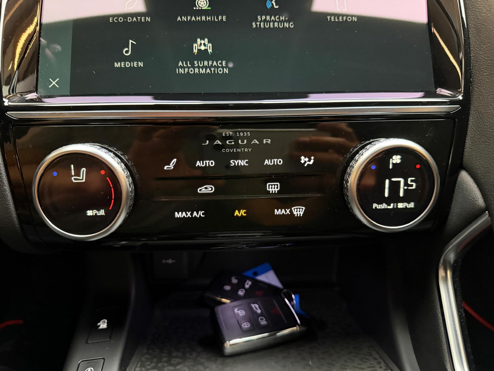 JAGUAR E-Pace 2.0 D I4 200 SE AWD-image-25