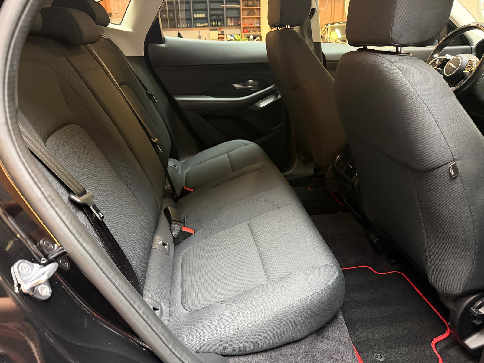 JAGUAR E-Pace 2.0 D I4 200 SE AWD-image-20