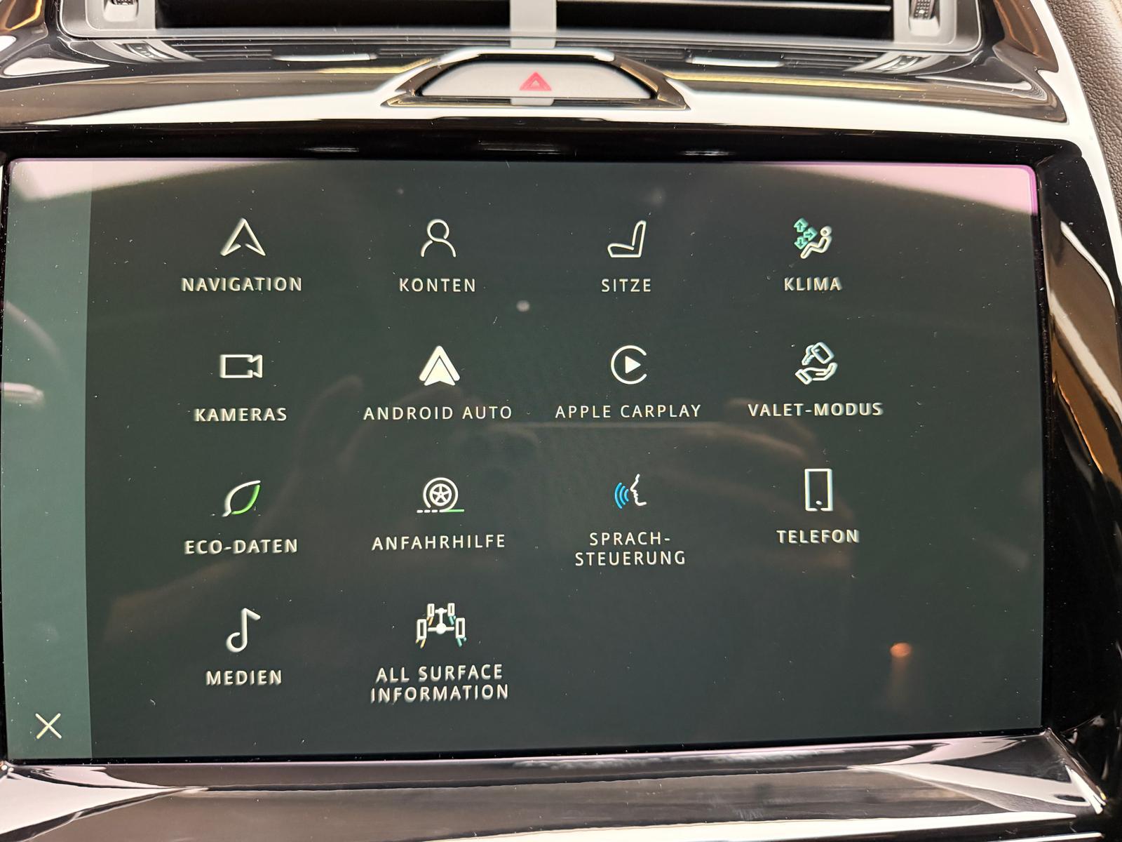 JAGUAR E-Pace 2.0 D I4 200 SE AWD-image-24