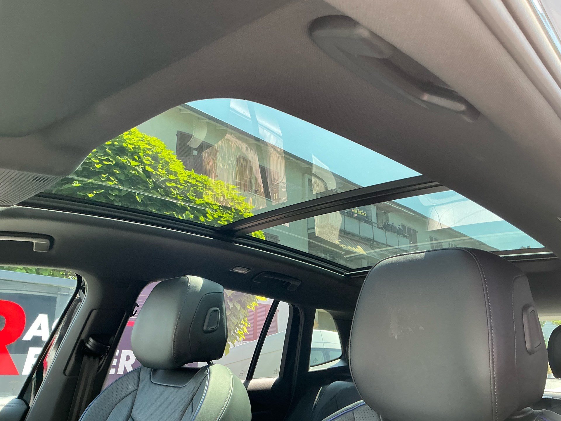 VW Tiguan 2.0 TSI 265 PS 4Motion R-Line *** PANORAMADACH & KLIMATISIERTE LEDERSITZE ***-image-8