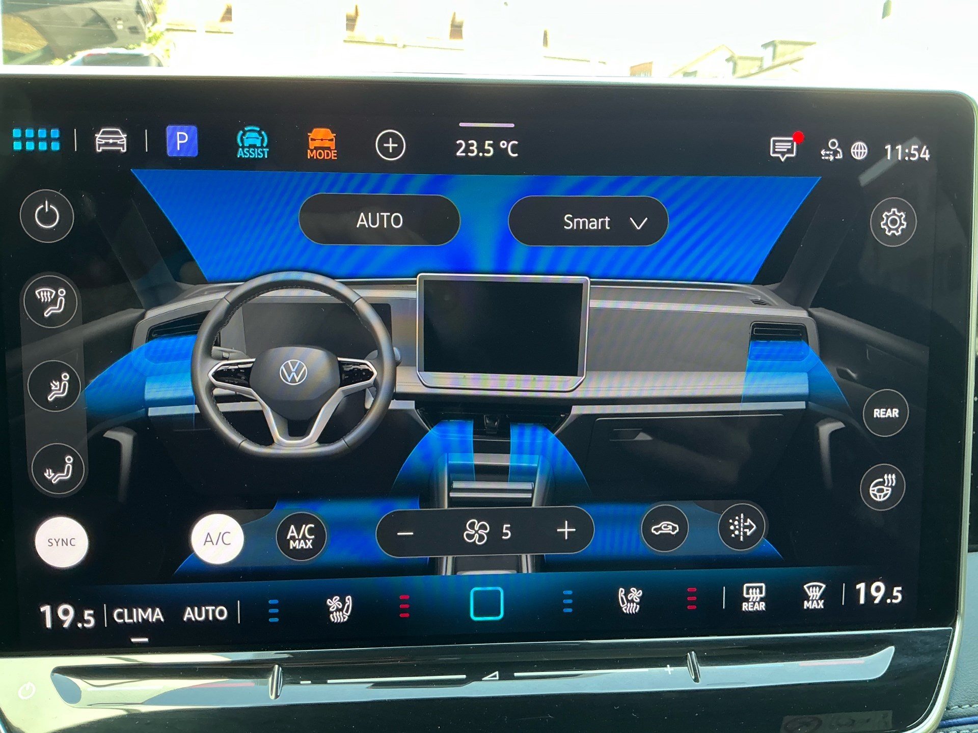 VW Tiguan 2.0 TSI 265 PS 4Motion R-Line *** PANORAMADACH & KLIMATISIERTE LEDERSITZE ***-image-25