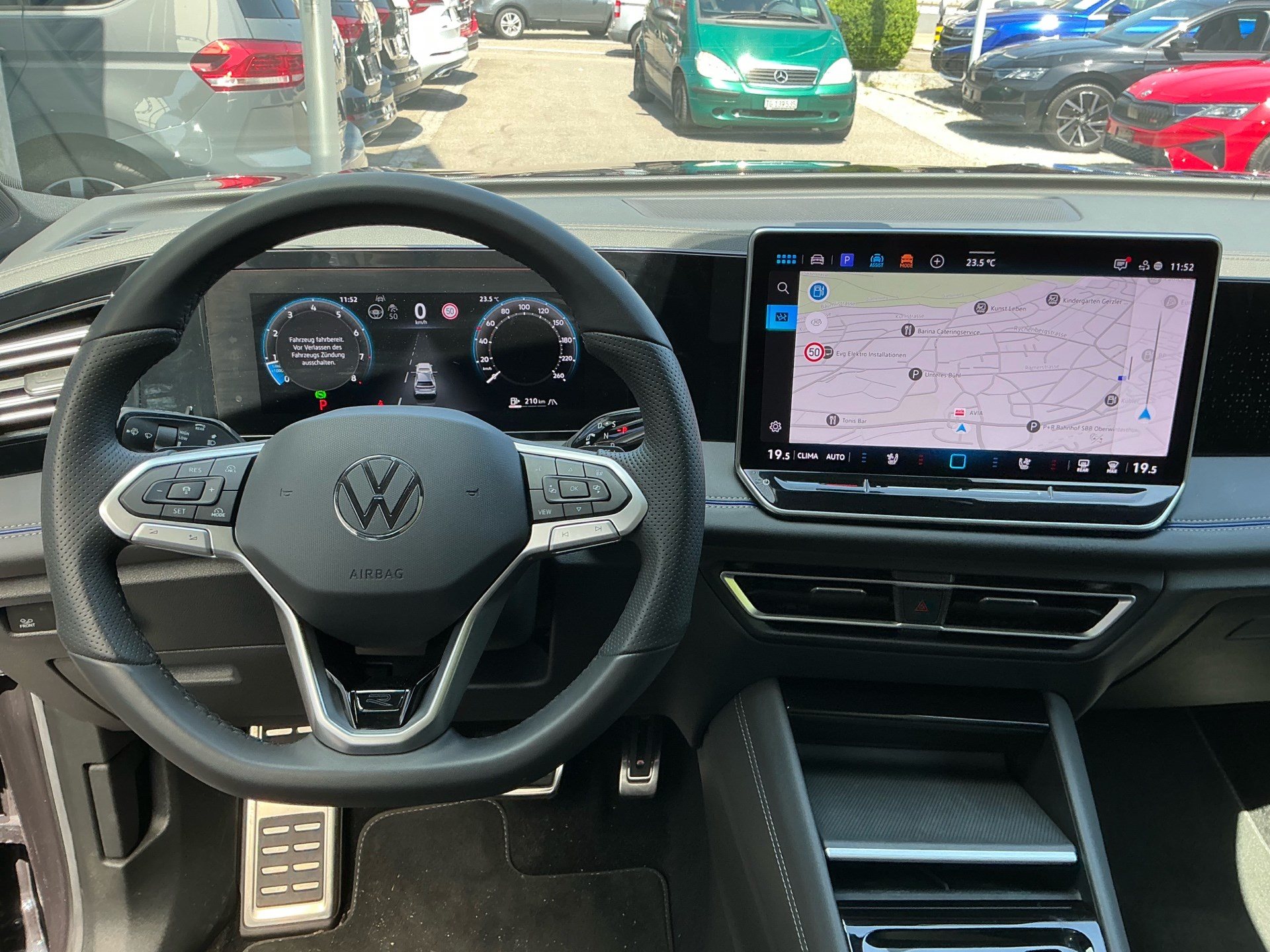 VW Tiguan 2.0 TSI 265 PS 4Motion R-Line *** PANORAMADACH & KLIMATISIERTE LEDERSITZE ***-image-9