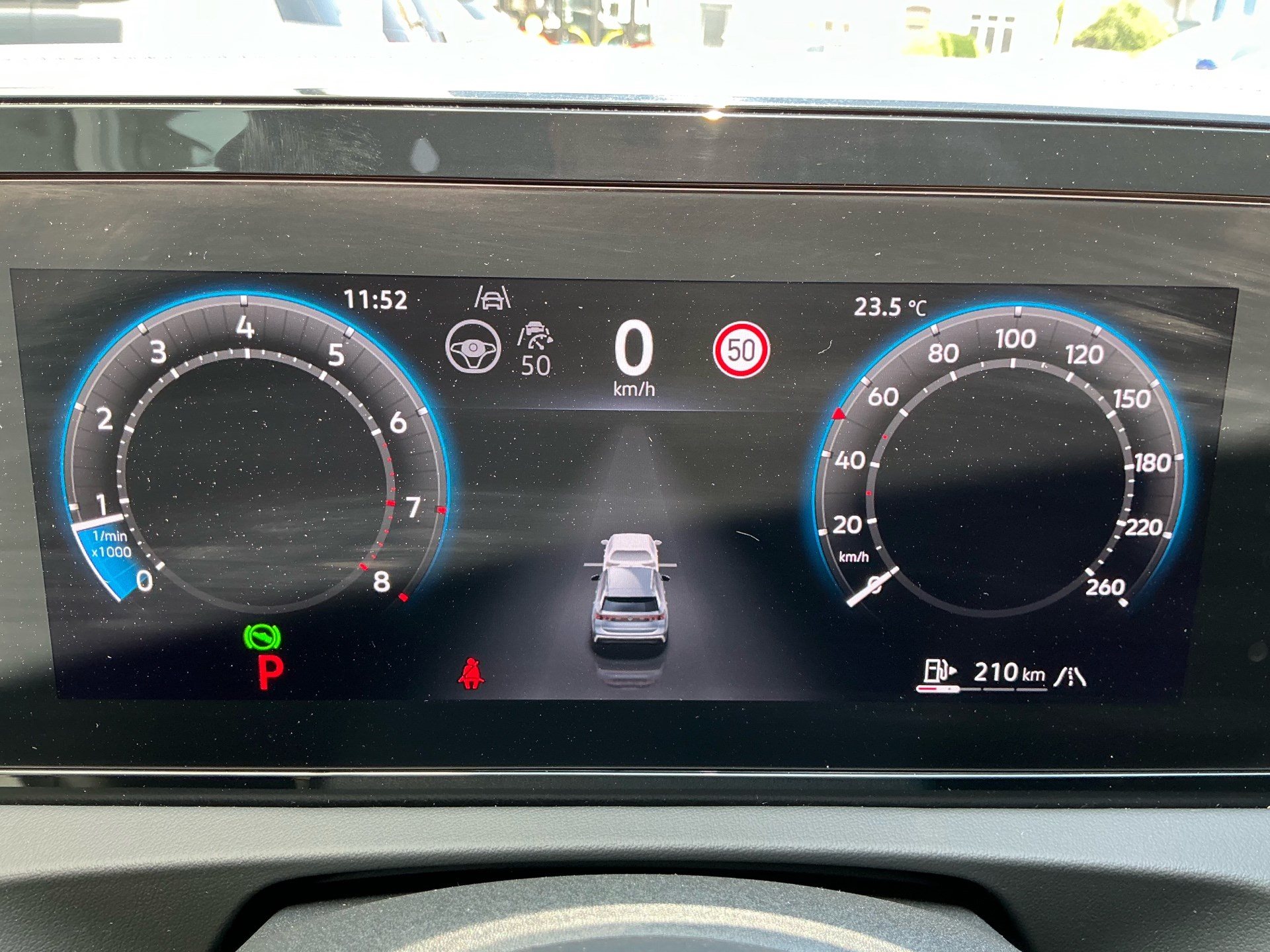 VW Tiguan 2.0 TSI 265 PS 4Motion R-Line *** PANORAMADACH & KLIMATISIERTE LEDERSITZE ***-image-10