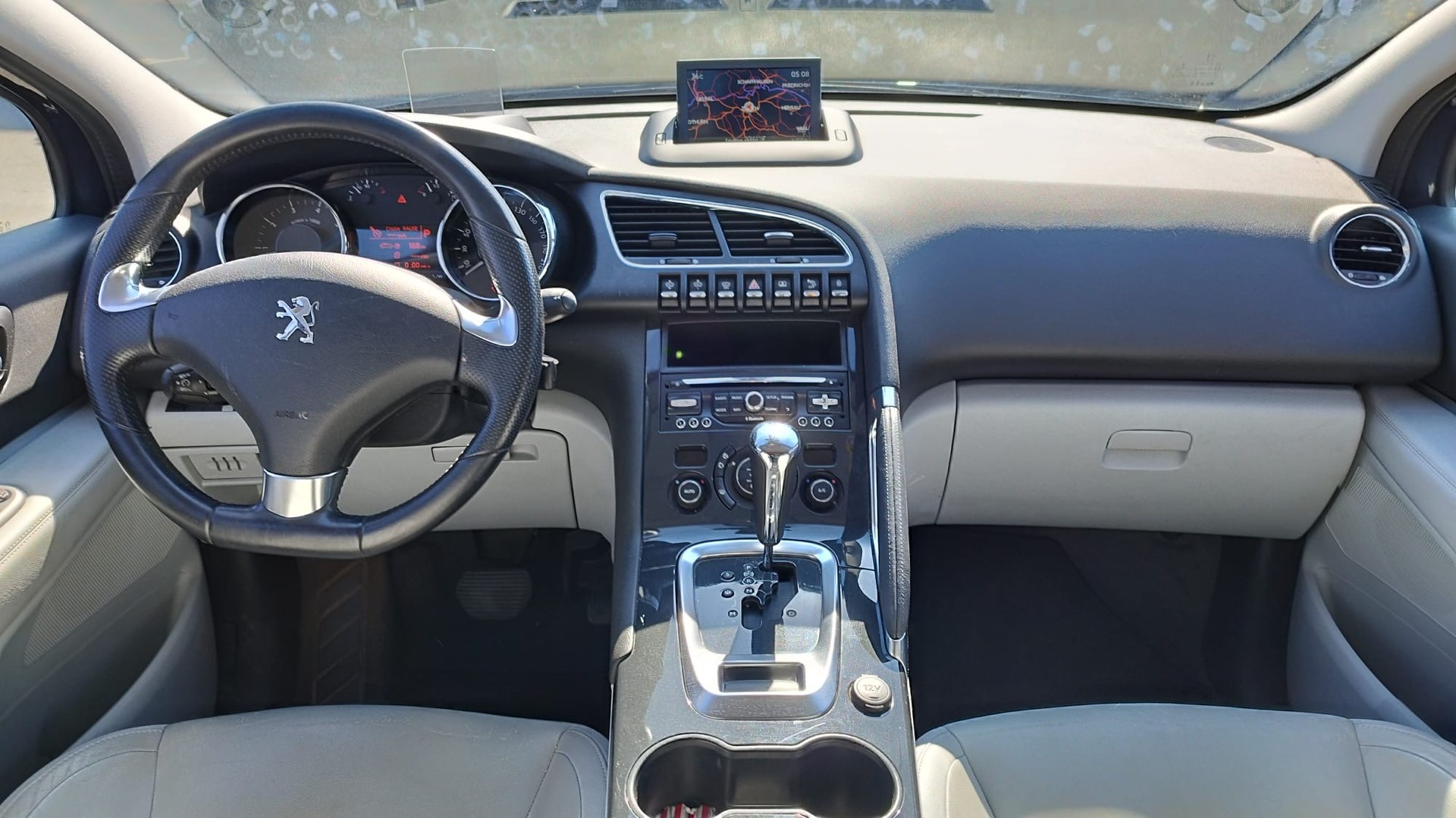 PEUGEOT 3008 1.6 1THP Allure Tiptronic-image-5