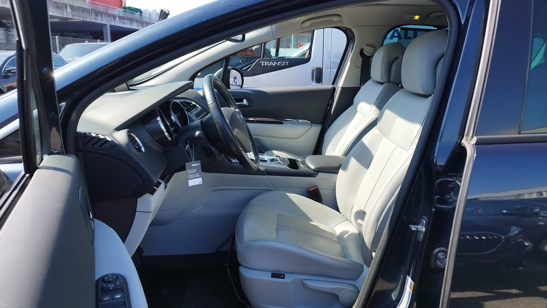 PEUGEOT 3008 1.6 1THP Allure Tiptronic-image-8