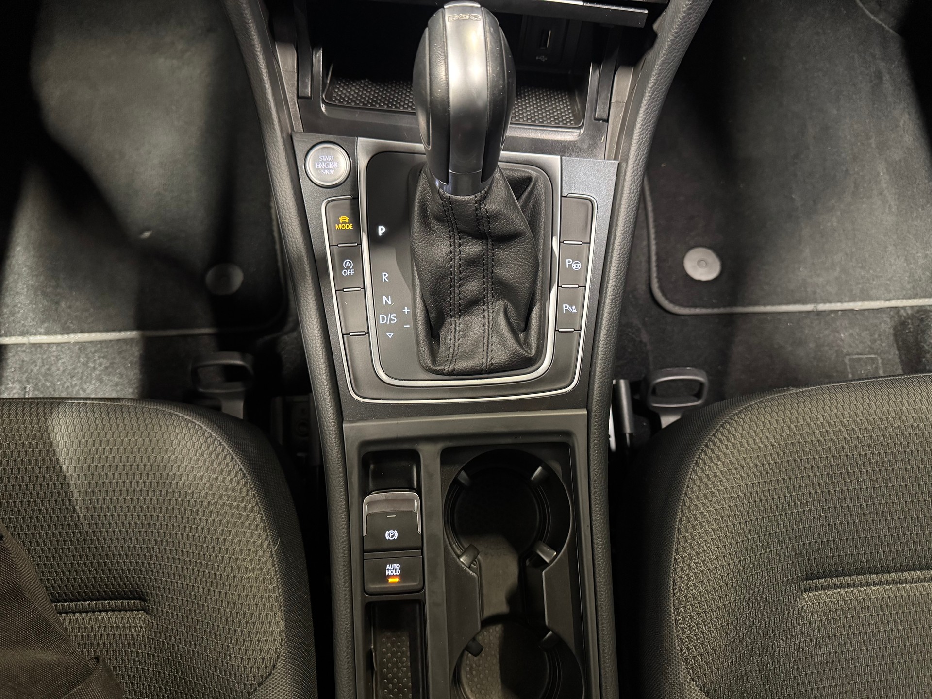 VW Golf 1.5 TSI EVO Comfortline DSG (21)-image-16