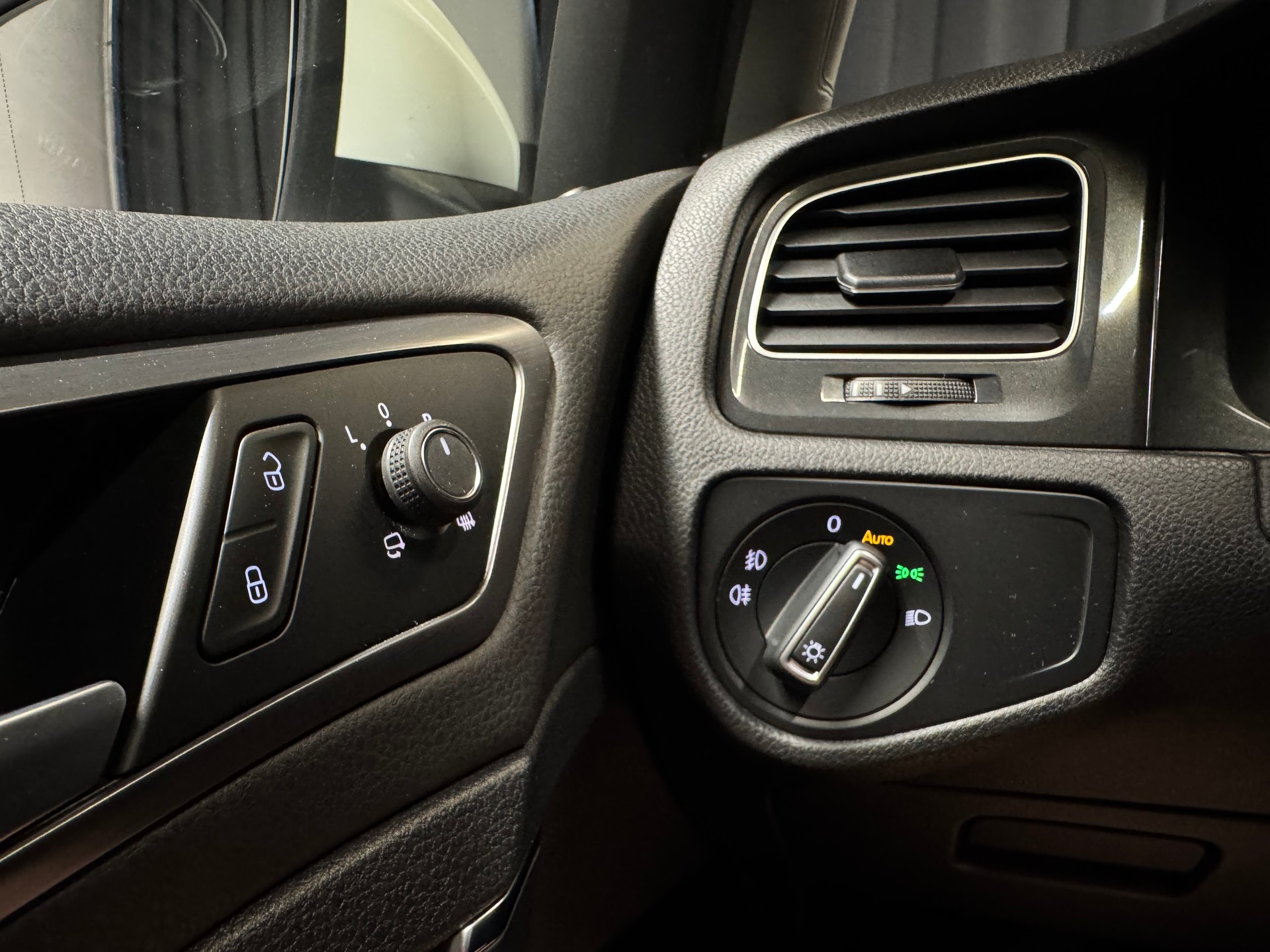 VW Golf 1.5 TSI EVO Comfortline DSG (21)-image-17