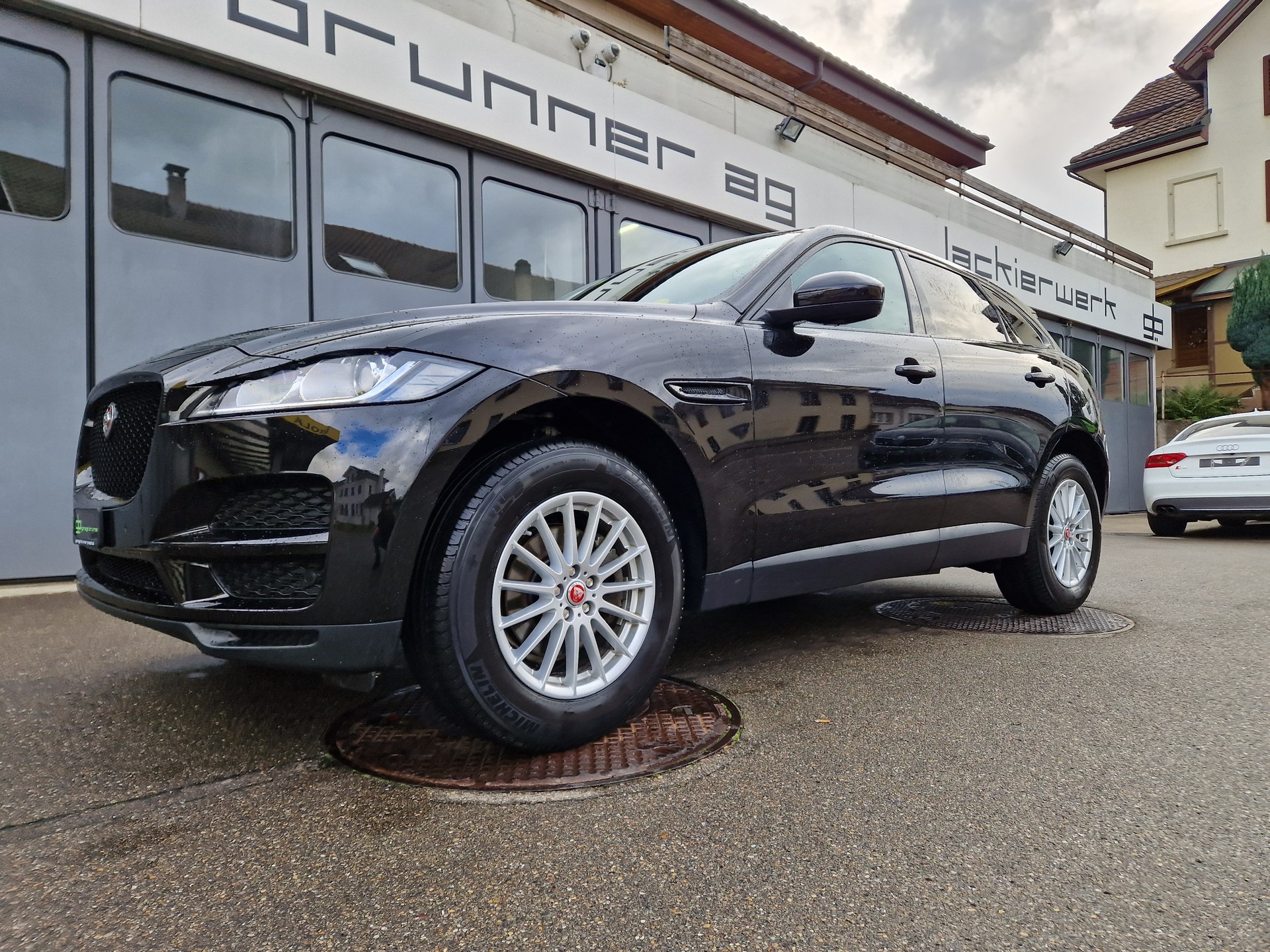 JAGUAR F-Pace E-Perf. 2.0d Prestige-image-1