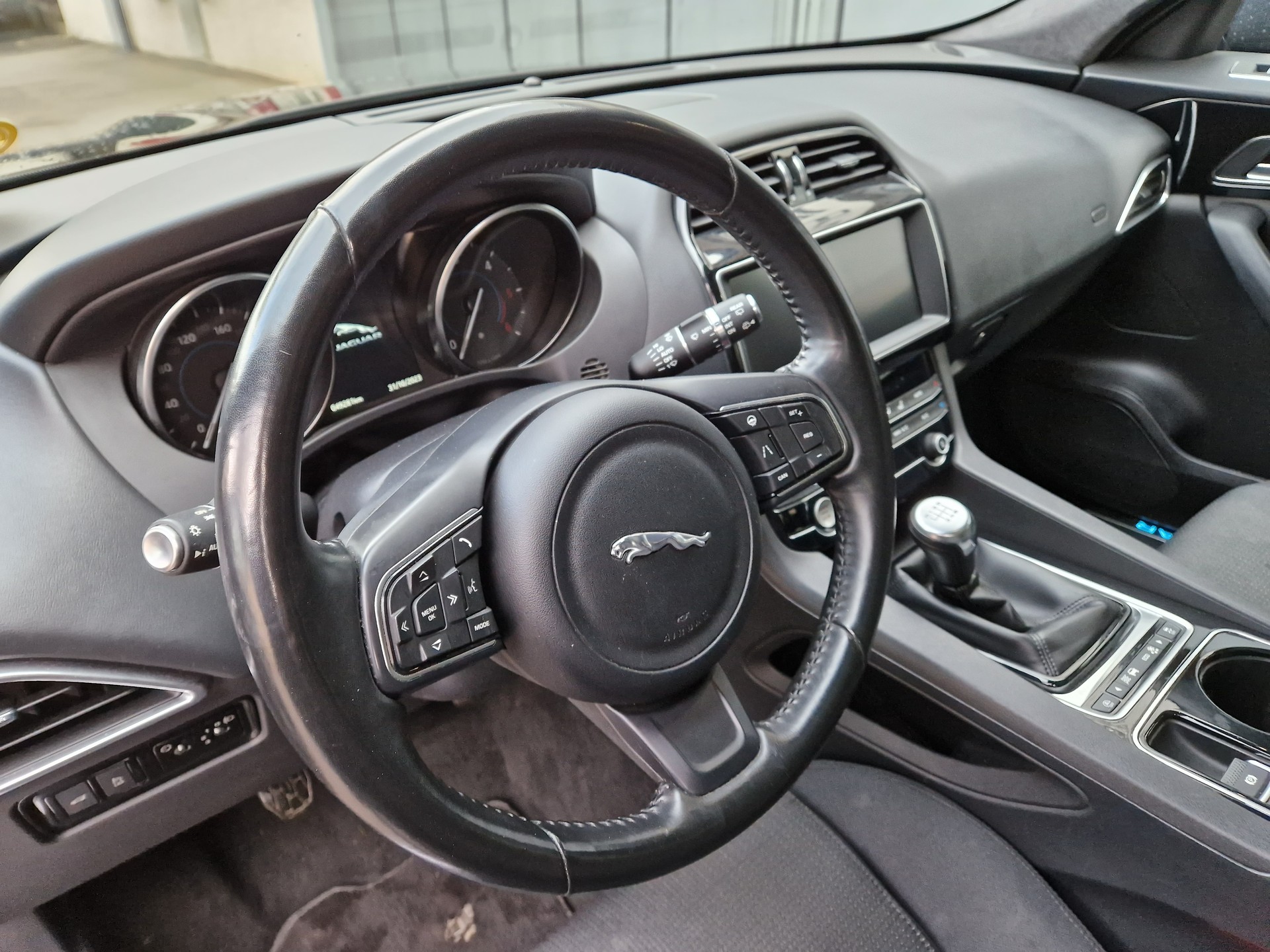 JAGUAR F-Pace E-Perf. 2.0d Prestige-image-9