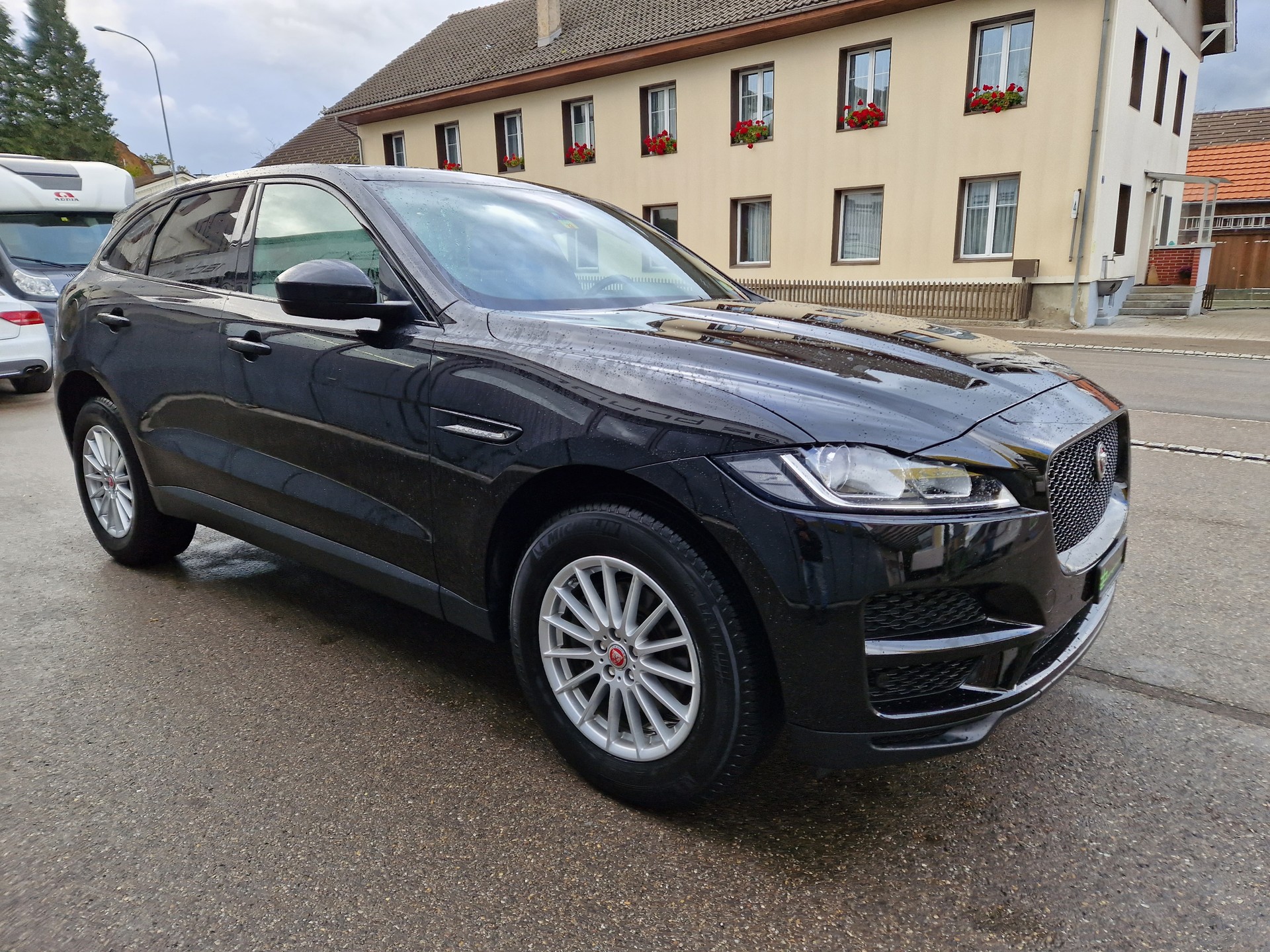 JAGUAR F-Pace E-Perf. 2.0d Prestige-image-4