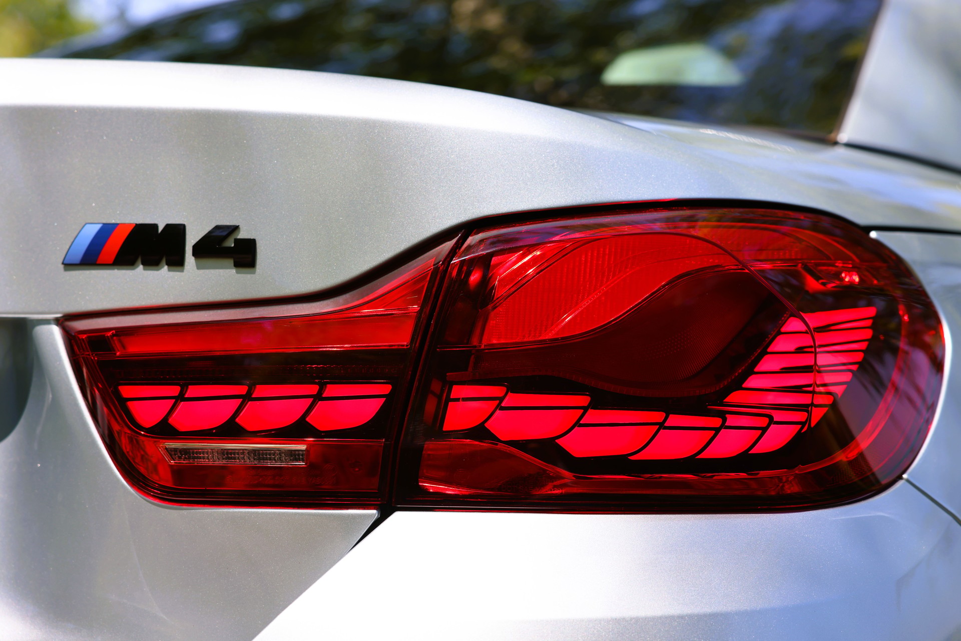 BMW M4 Cabriolet DKG *Silverstone Metallic*-image-7