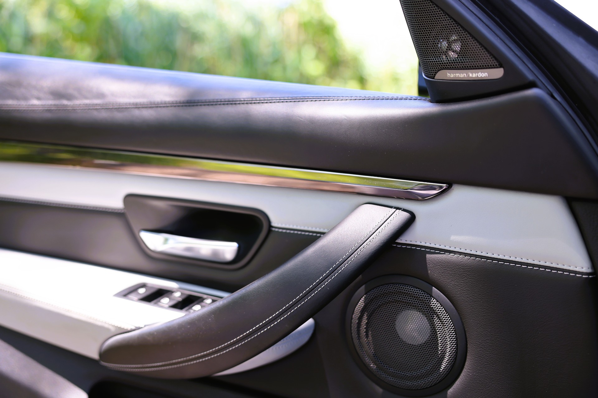 BMW M4 Cabriolet DKG *Silverstone Metallic*-image-14