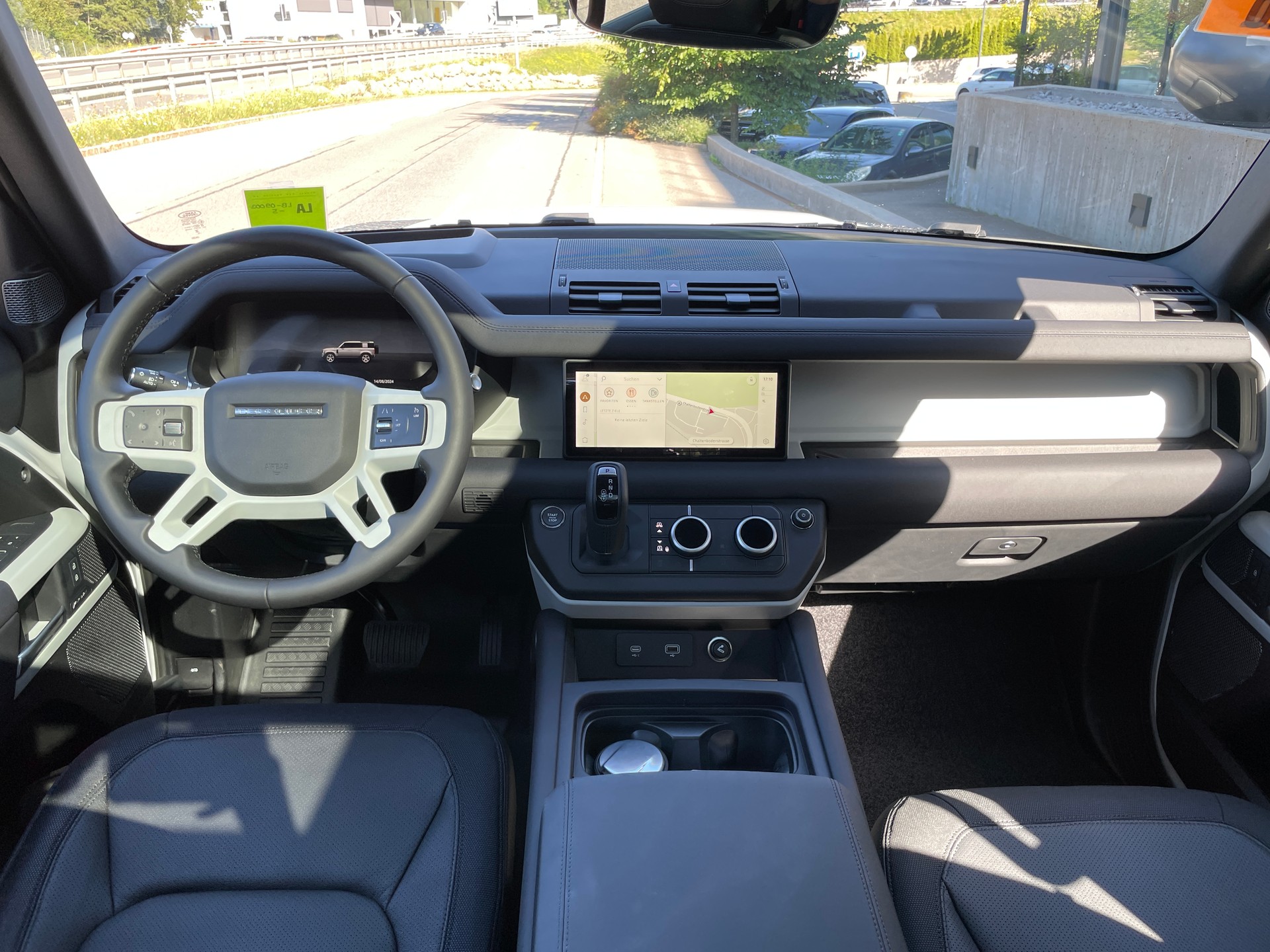 LAND ROVER Defender 110 P400 I6 X-Dynamic SE 3.0 AT8-image-22