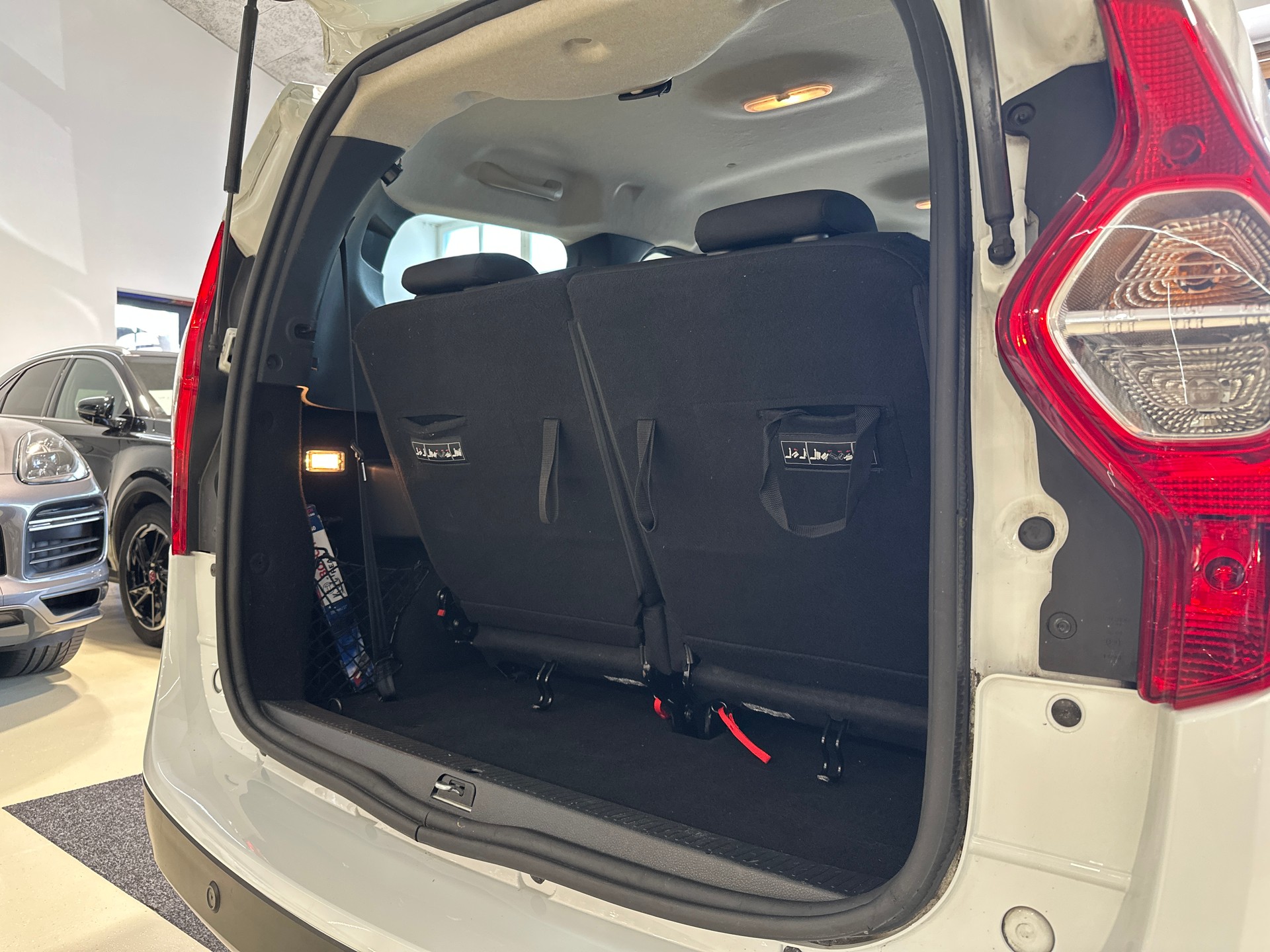 DACIA Lodgy 1.6 Essential 7PL-image-7