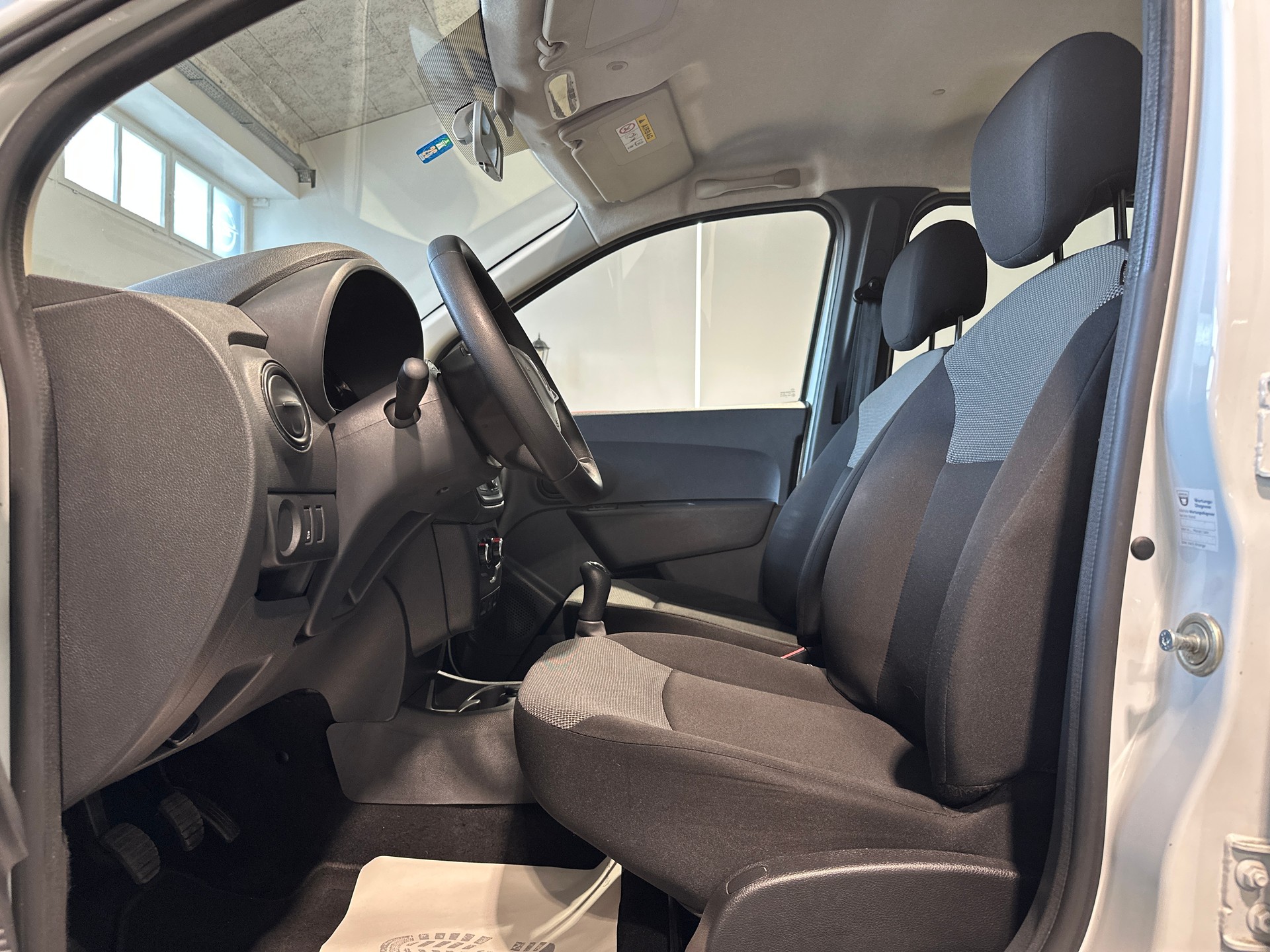 DACIA Lodgy 1.6 Essential 7PL-image-12