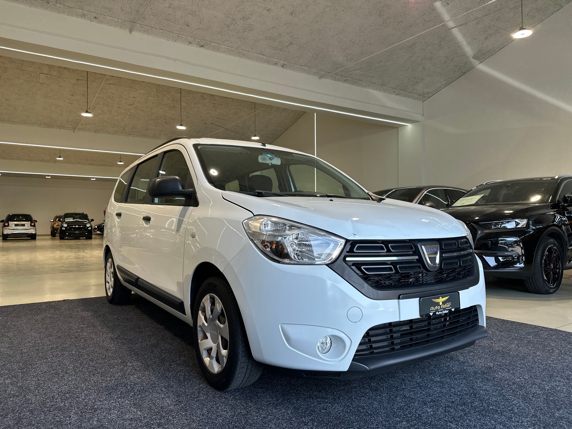 DACIA Lodgy 1.6 Essential 7PL-image-11