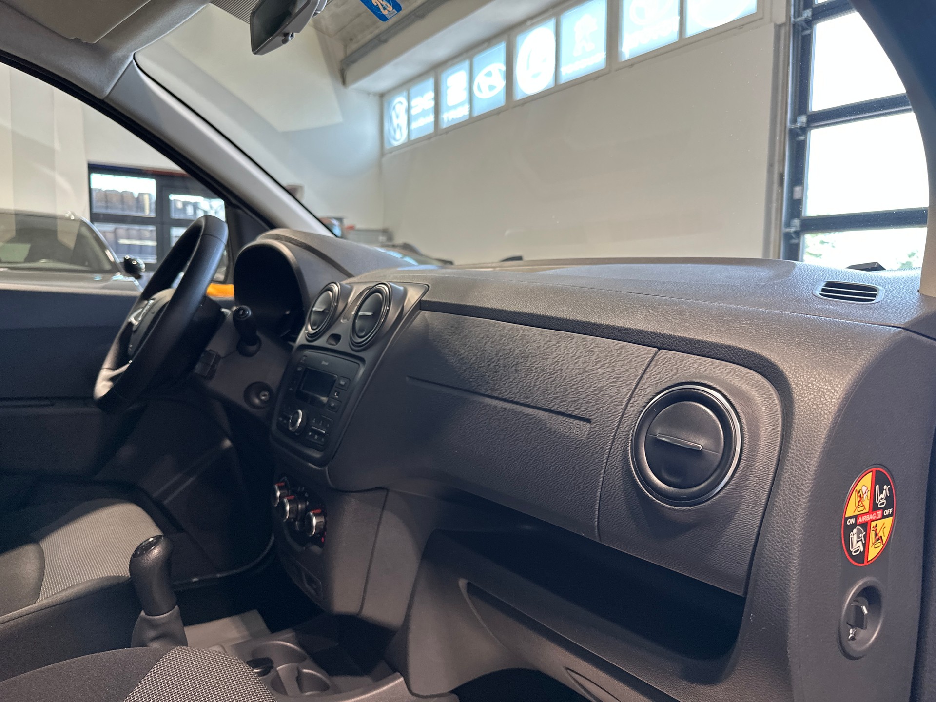 DACIA Lodgy 1.6 Essential 7PL-image-17