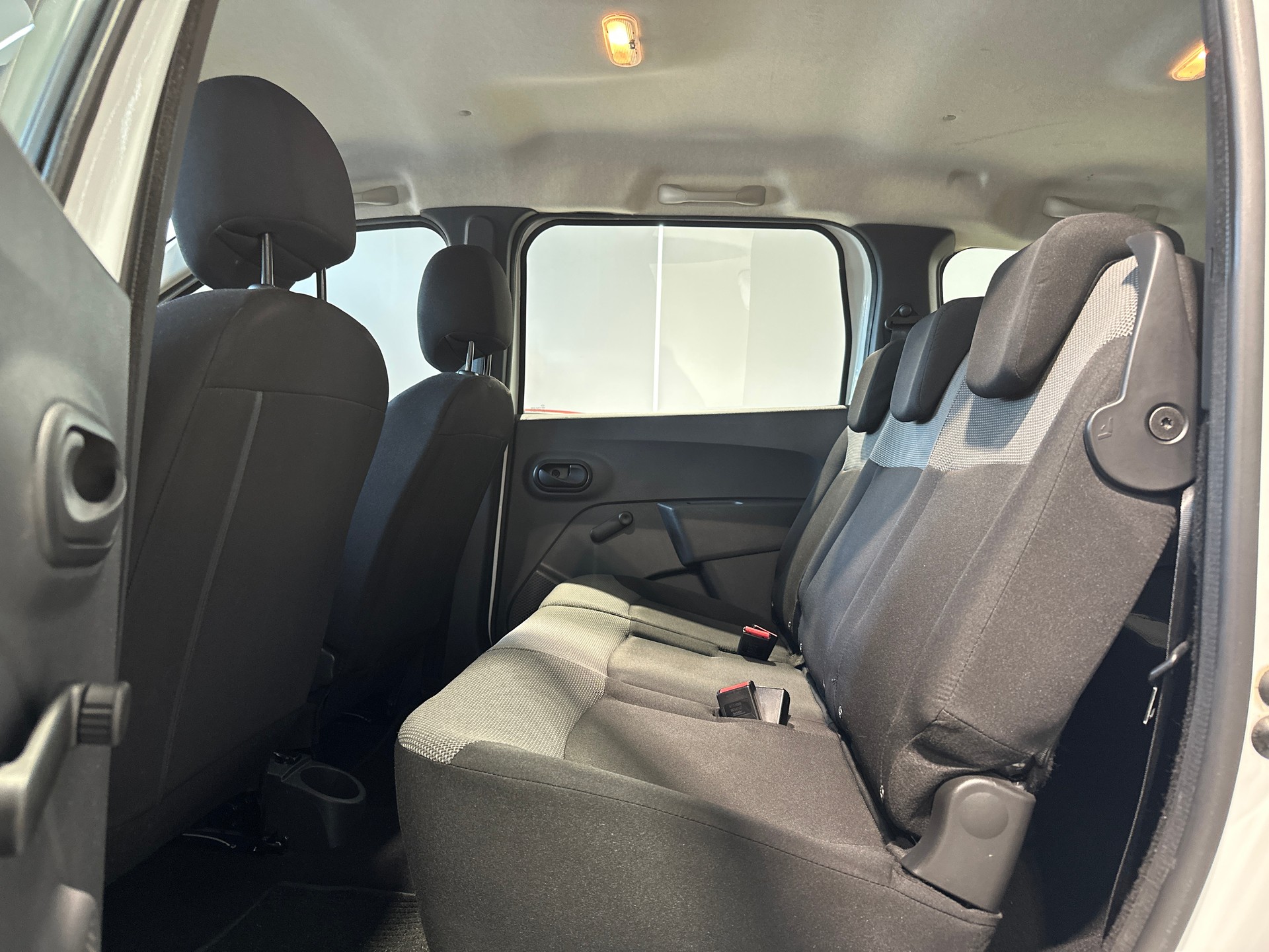 DACIA Lodgy 1.6 Essential 7PL-image-14