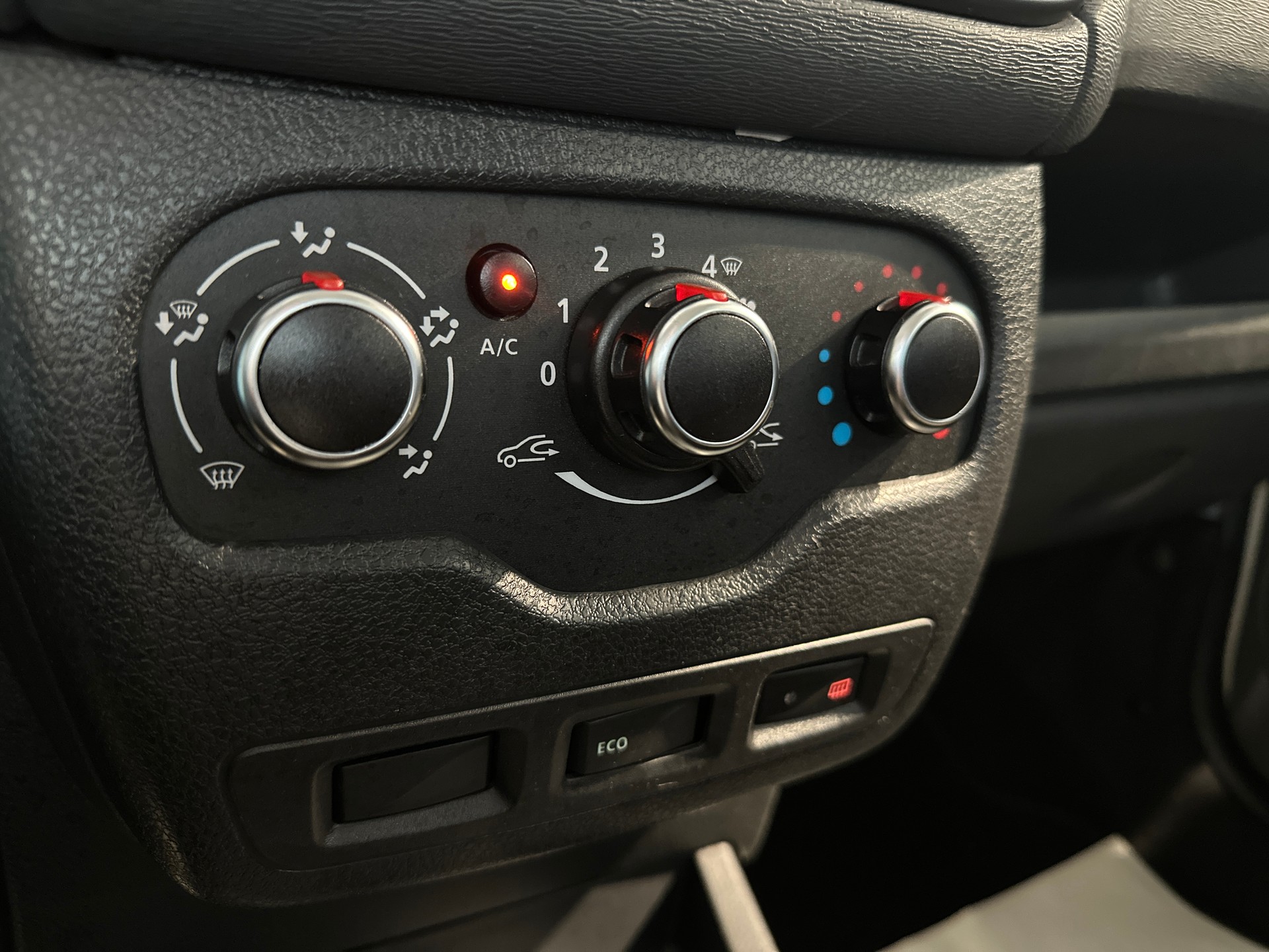 DACIA Lodgy 1.6 Essential 7PL-image-20