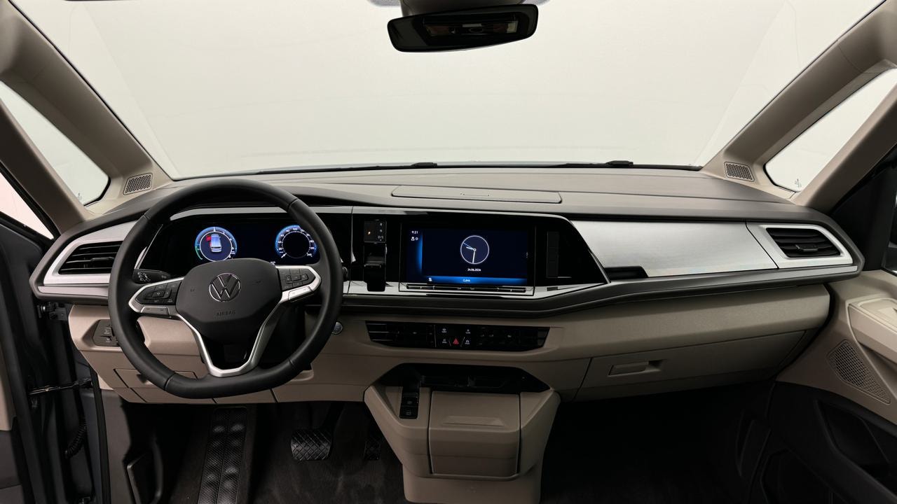 VW Multivan 1.5 eHybrid Life Lang 4Motion-image-5