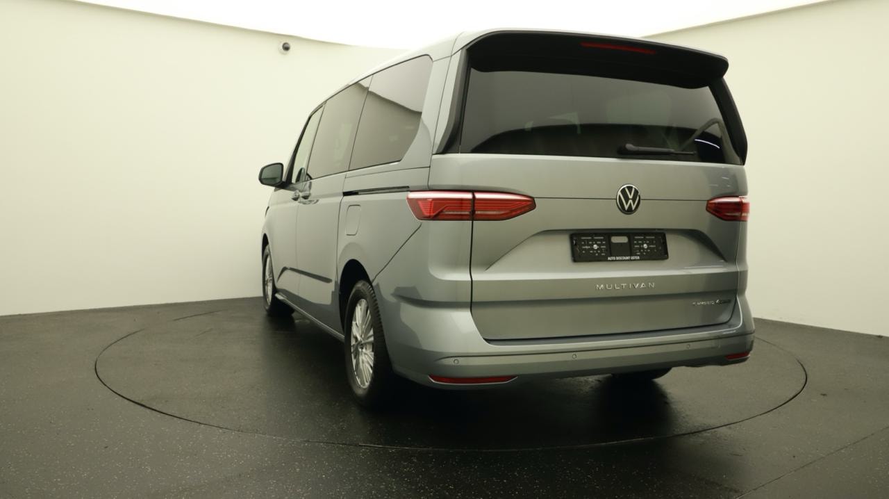 VW Multivan 1.5 eHybrid Life Lang 4Motion-image-3