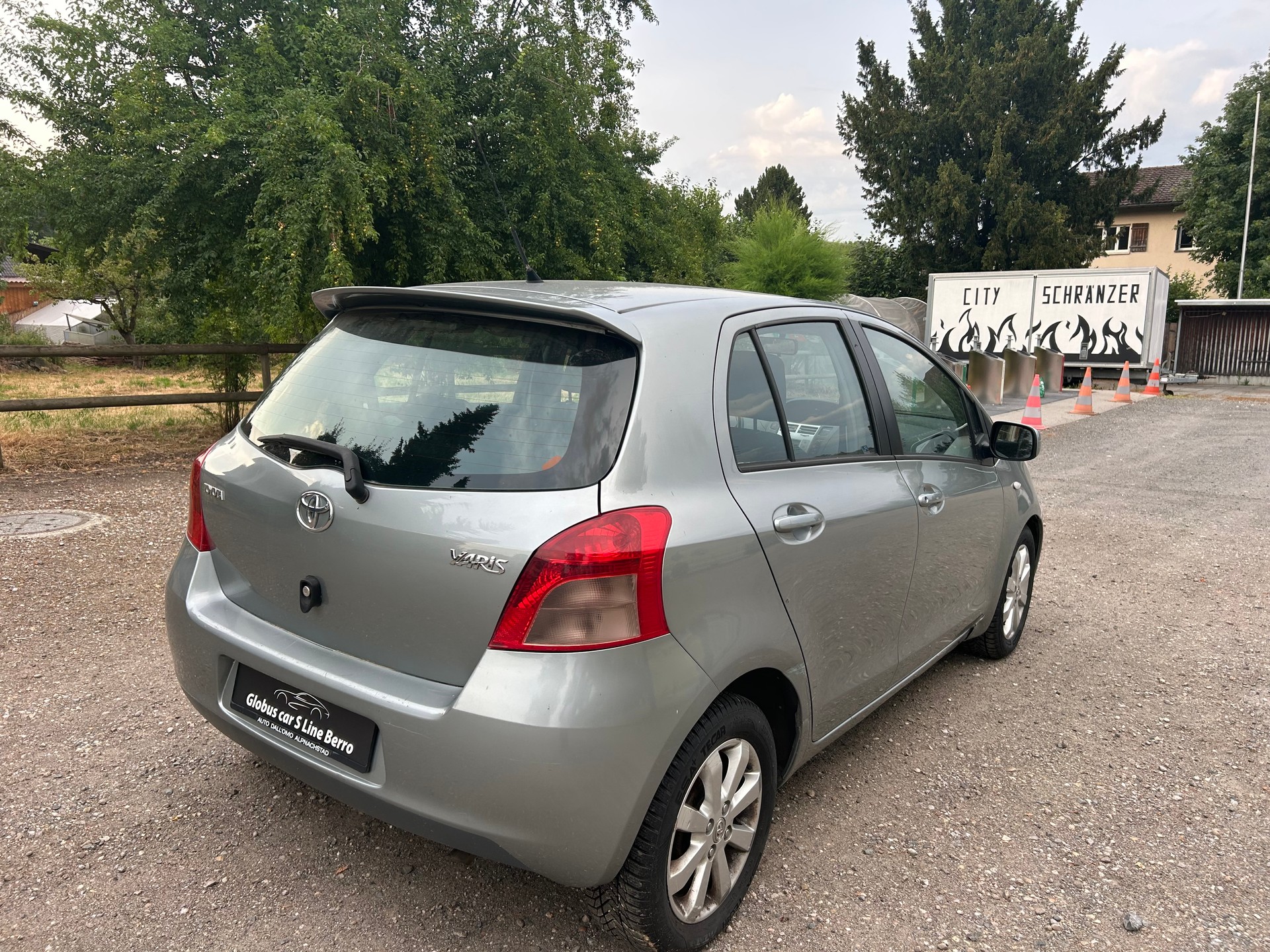 TOYOTA Yaris 1.3 Linea Sol-image-4