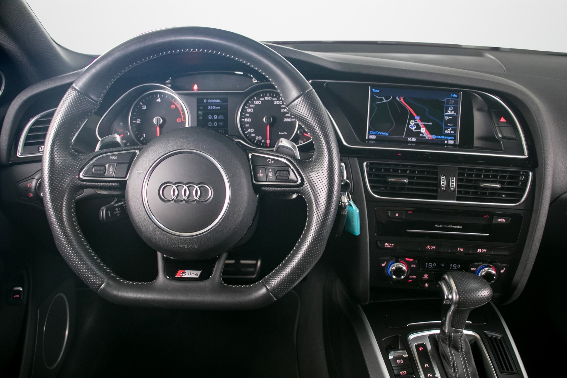 AUDI A4 Avant 2.0 TDI quattro S-tronic-image-4