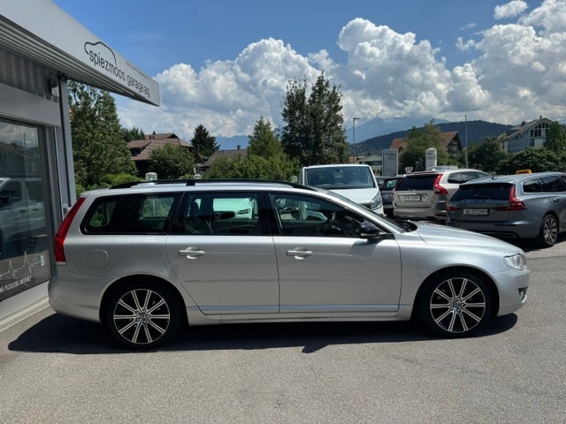VOLVO V70 2.4 D4 AWD Dynamic Edition-image-2