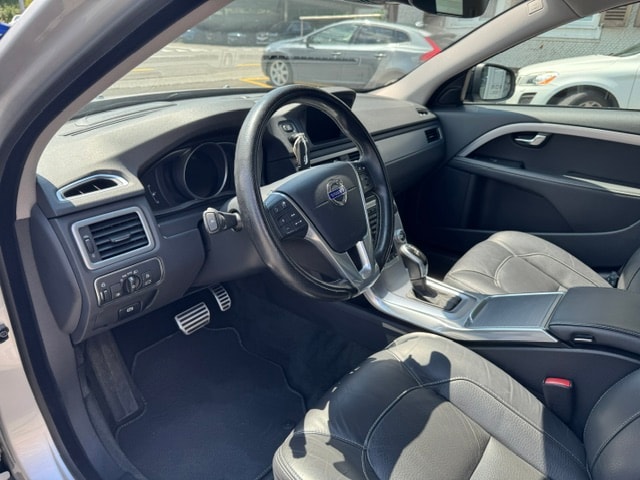 VOLVO V70 2.4 D4 AWD Dynamic Edition-image-8