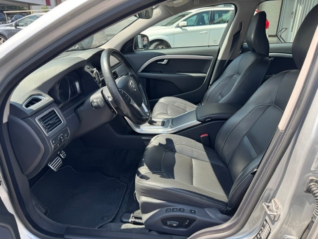 VOLVO V70 2.4 D4 AWD Dynamic Edition-image-9