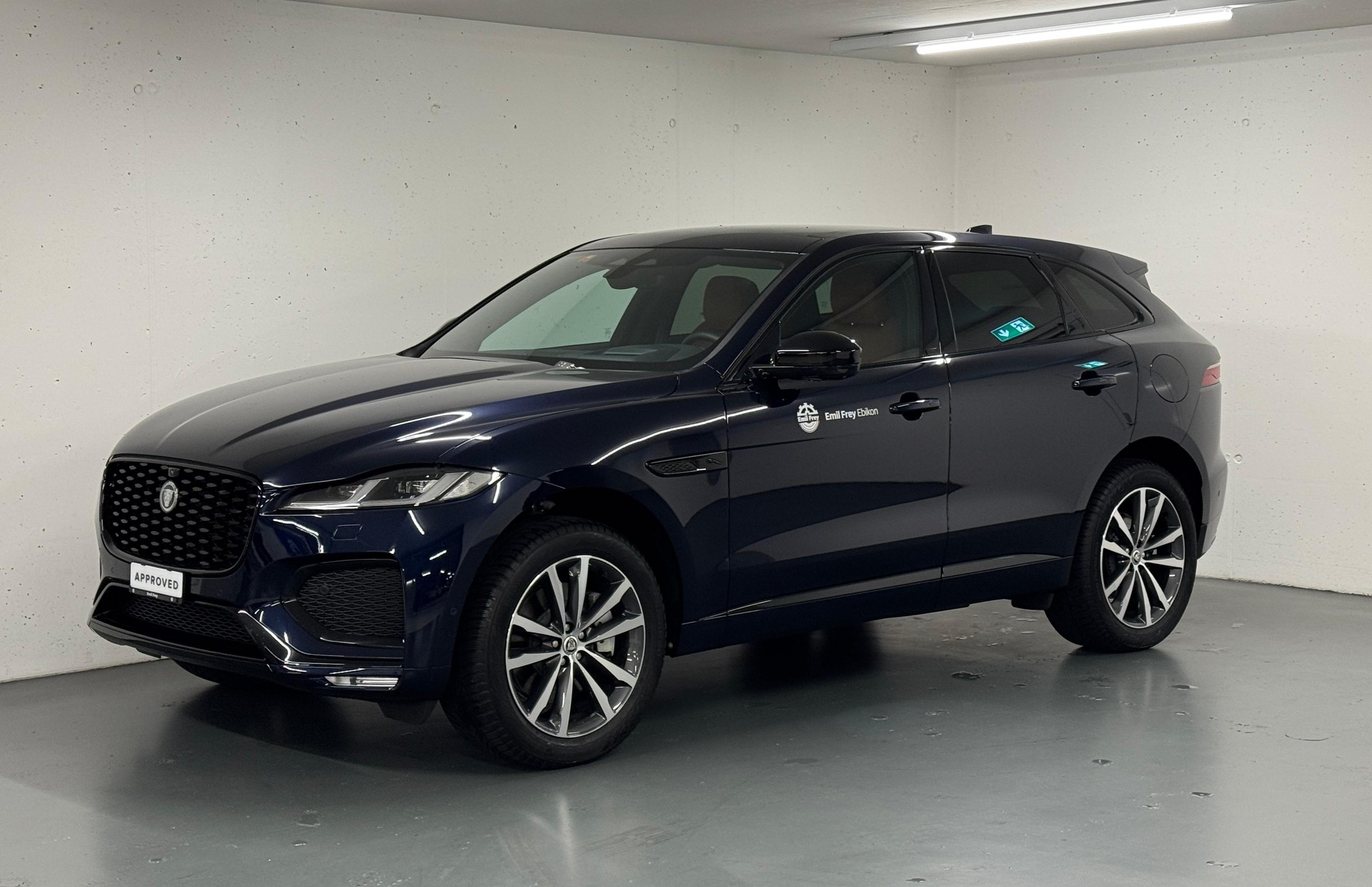 JAGUAR F-Pace 2.0 P400e R-Dynamic HSE 90th Anniversary Ed. AWD-image-0