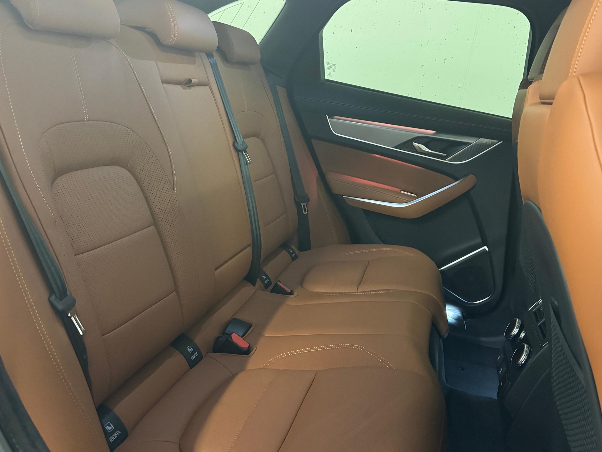 JAGUAR F-Pace 2.0 P400e R-Dynamic HSE 90th Anniversary Ed. AWD-image-8