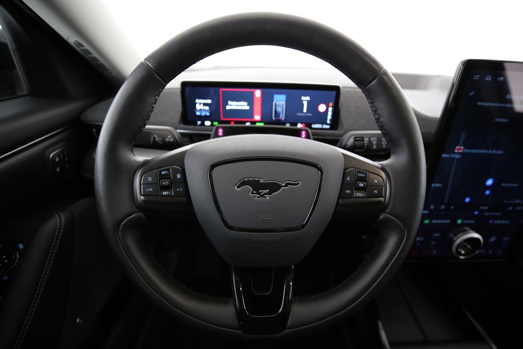 FORD Mustang Mach-E Standard-image-5