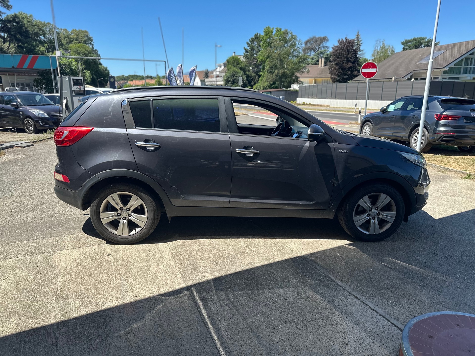 KIA Sportage 2.0 CRDi Style 4WD Automatic-image-4