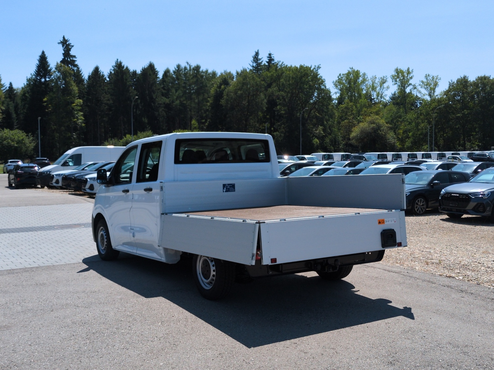 VW Transporter 2.0 TDI-image-9