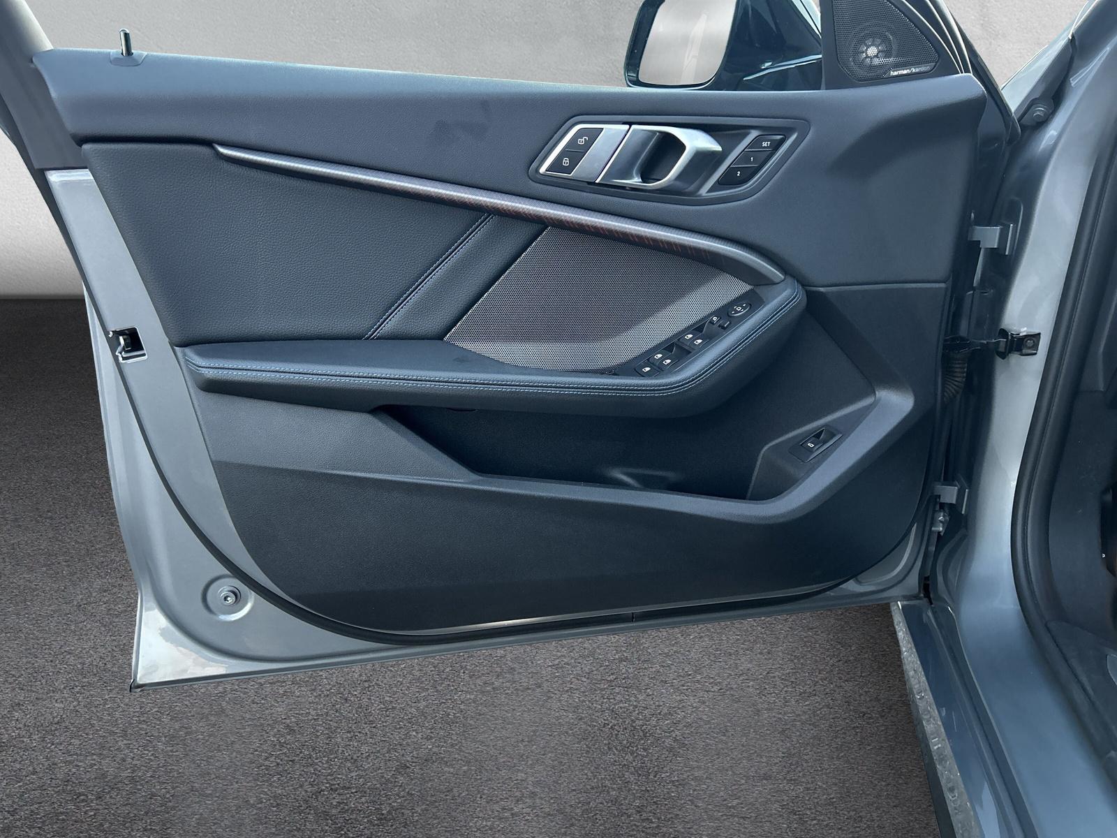 BMW M135i xDrive (CH)-image-21