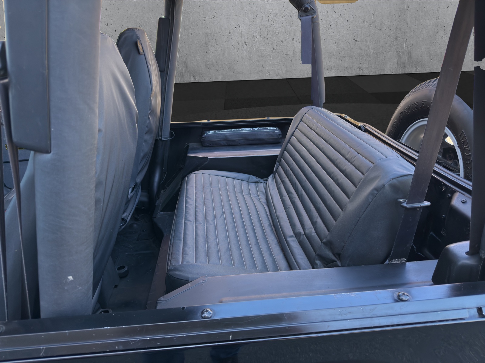 JEEP Wrangler 4.0 Sahara-image-14
