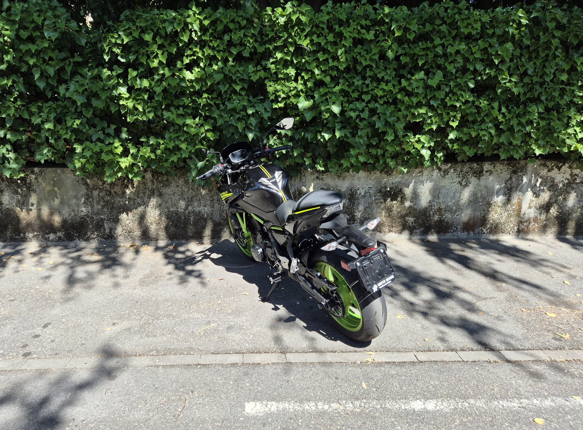 KAWASAKI Z 650 (35kW)-showroom-element-1