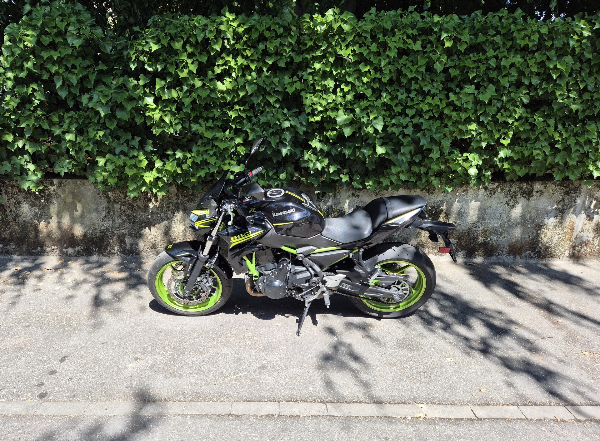 KAWASAKI Z 650 (35kW)-showroom-element-2