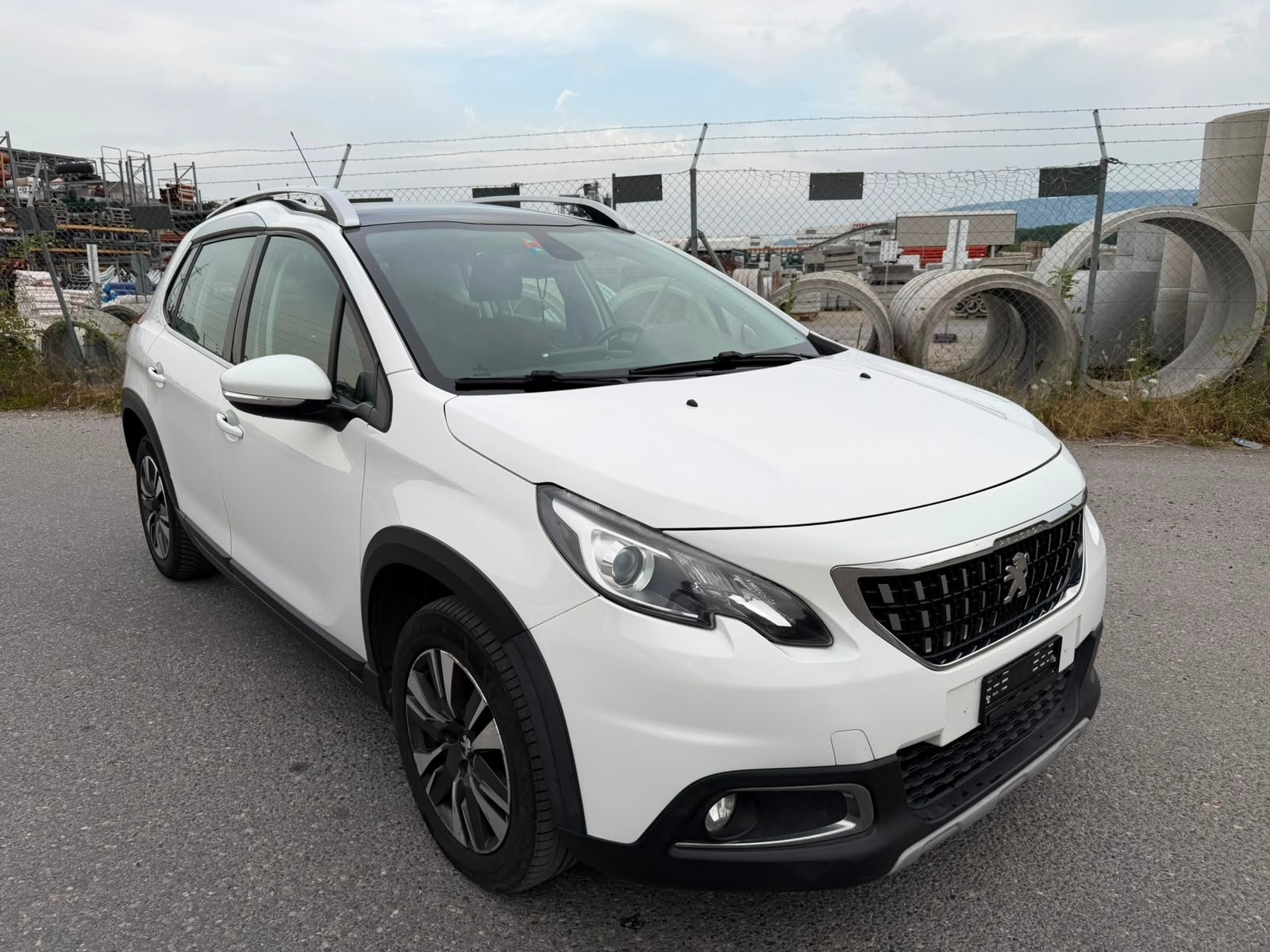 PEUGEOT 2008 1.2 PureTech Allure EAT6-image-1
