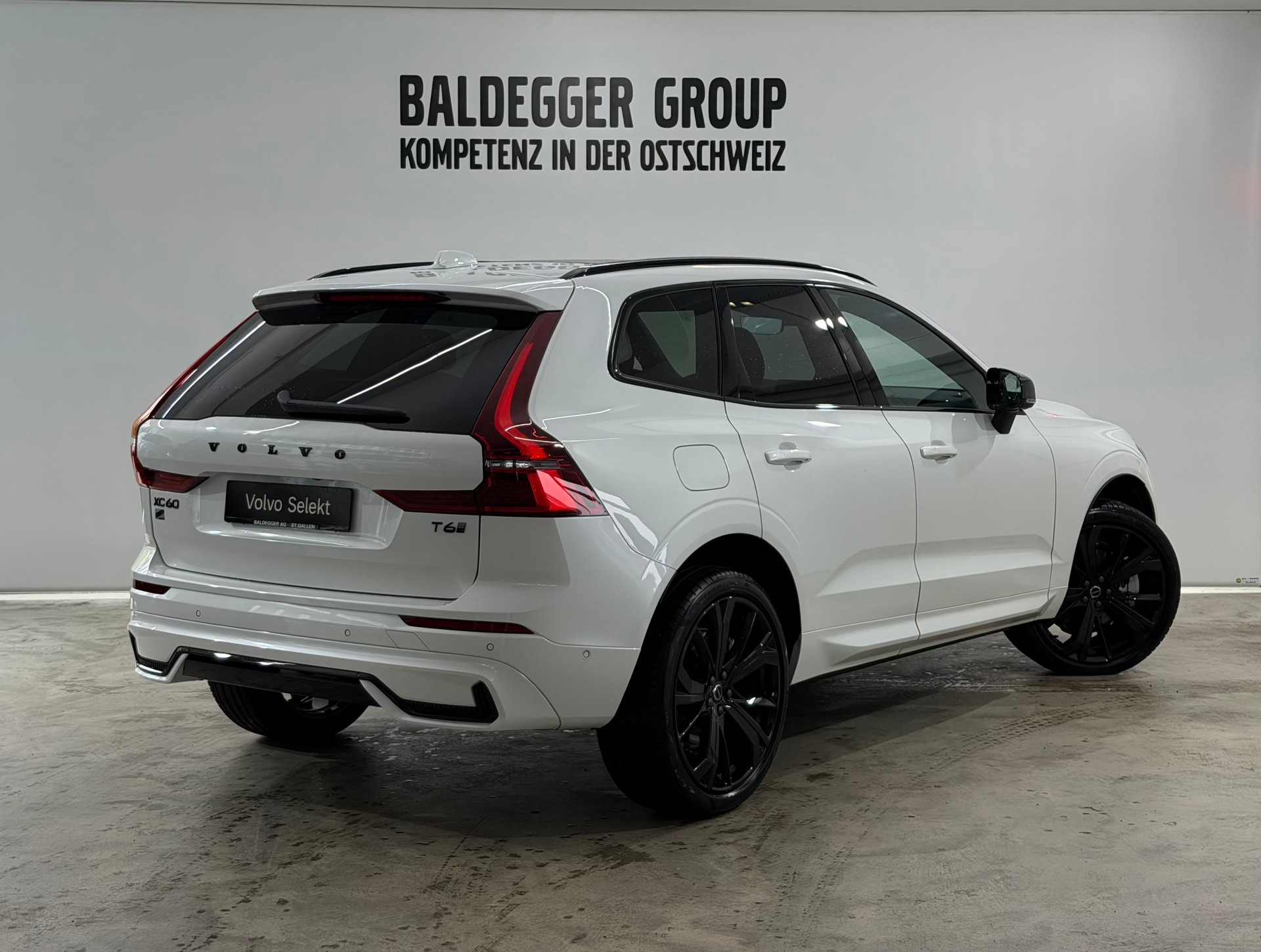 VOLVO XC60 2.0 T6 TE Black Edition e-image-2
