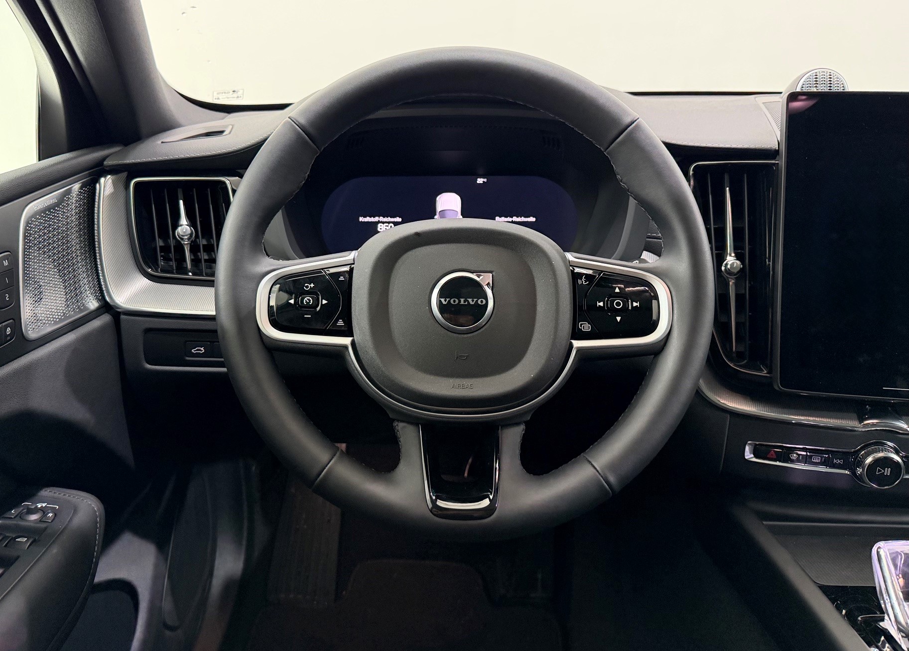 VOLVO XC60 2.0 T6 TE Black Edition e-image-10