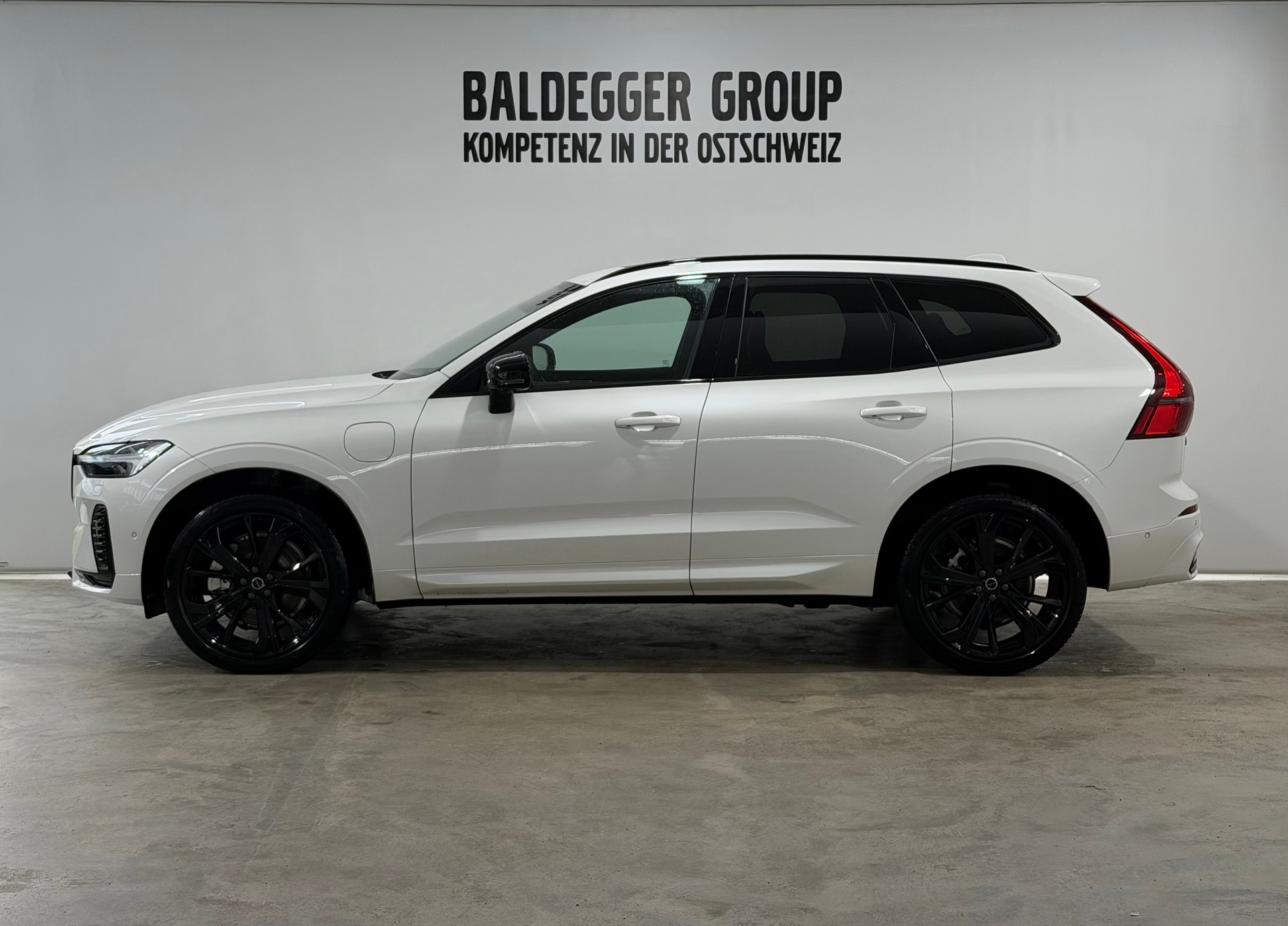 VOLVO XC60 2.0 T6 TE Black Edition e-image-1