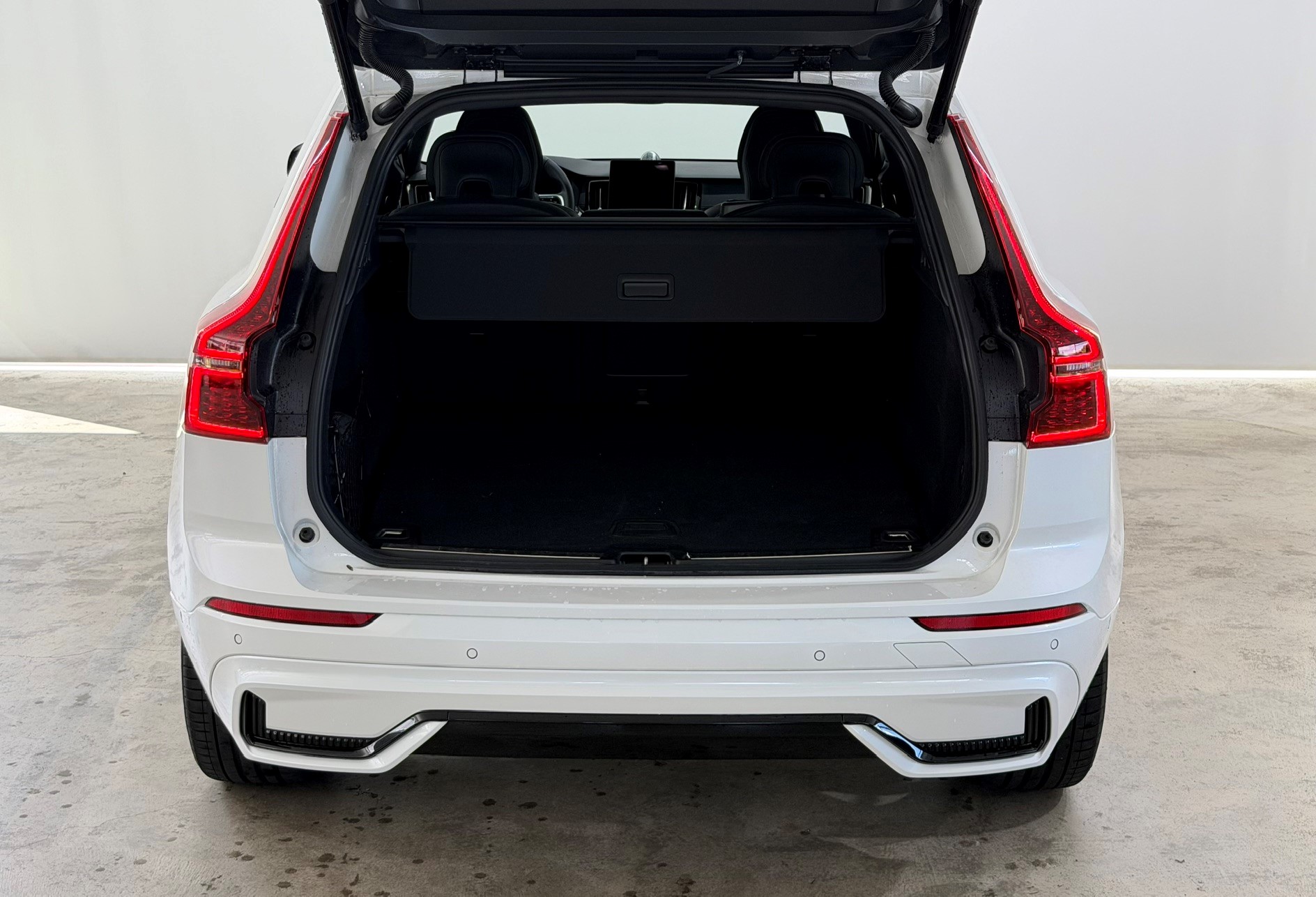 VOLVO XC60 2.0 T6 TE Black Edition e-image-13