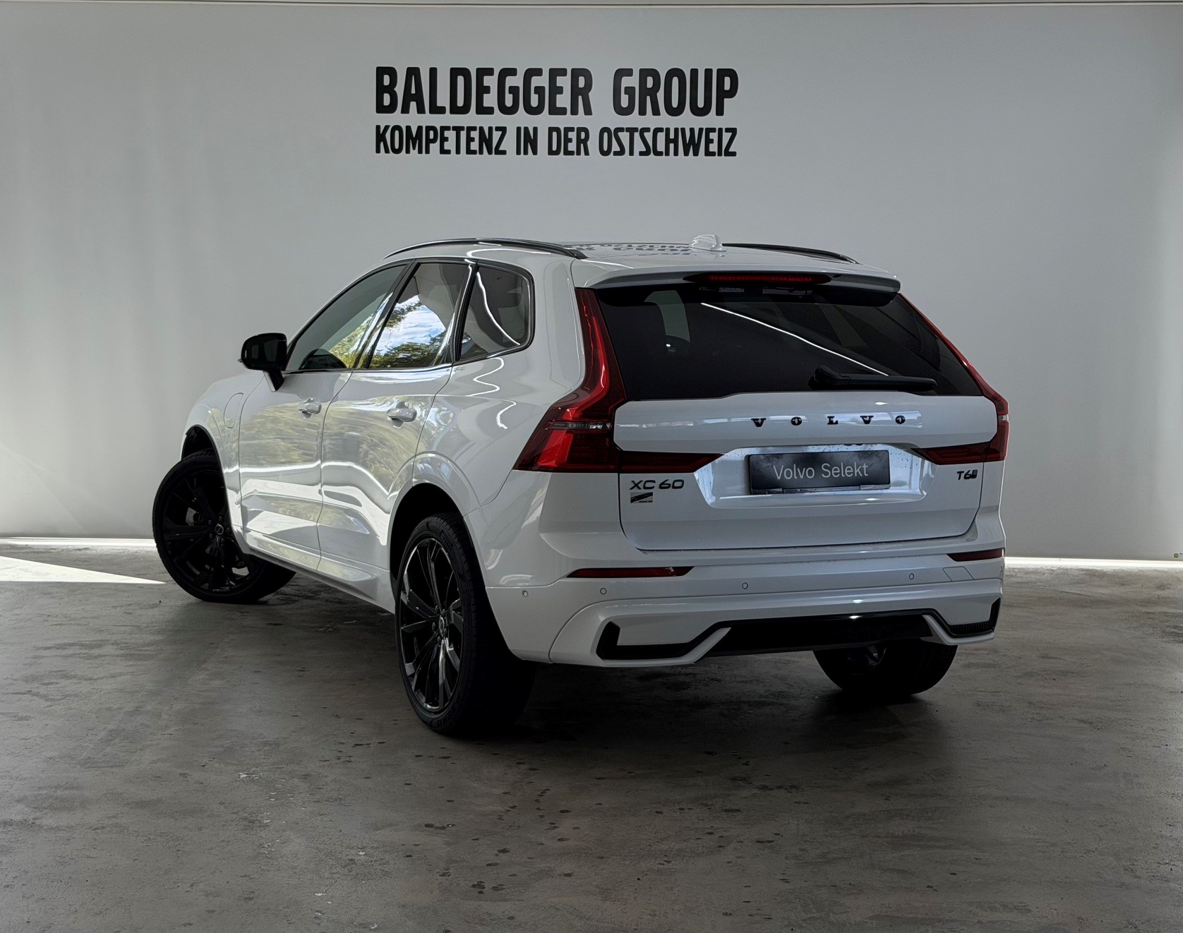 VOLVO XC60 2.0 T6 TE Black Edition e-image-1