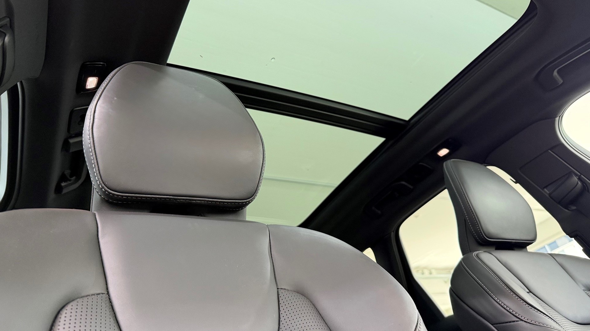 VOLVO XC60 2.0 T6 TE Black Edition e-image-15