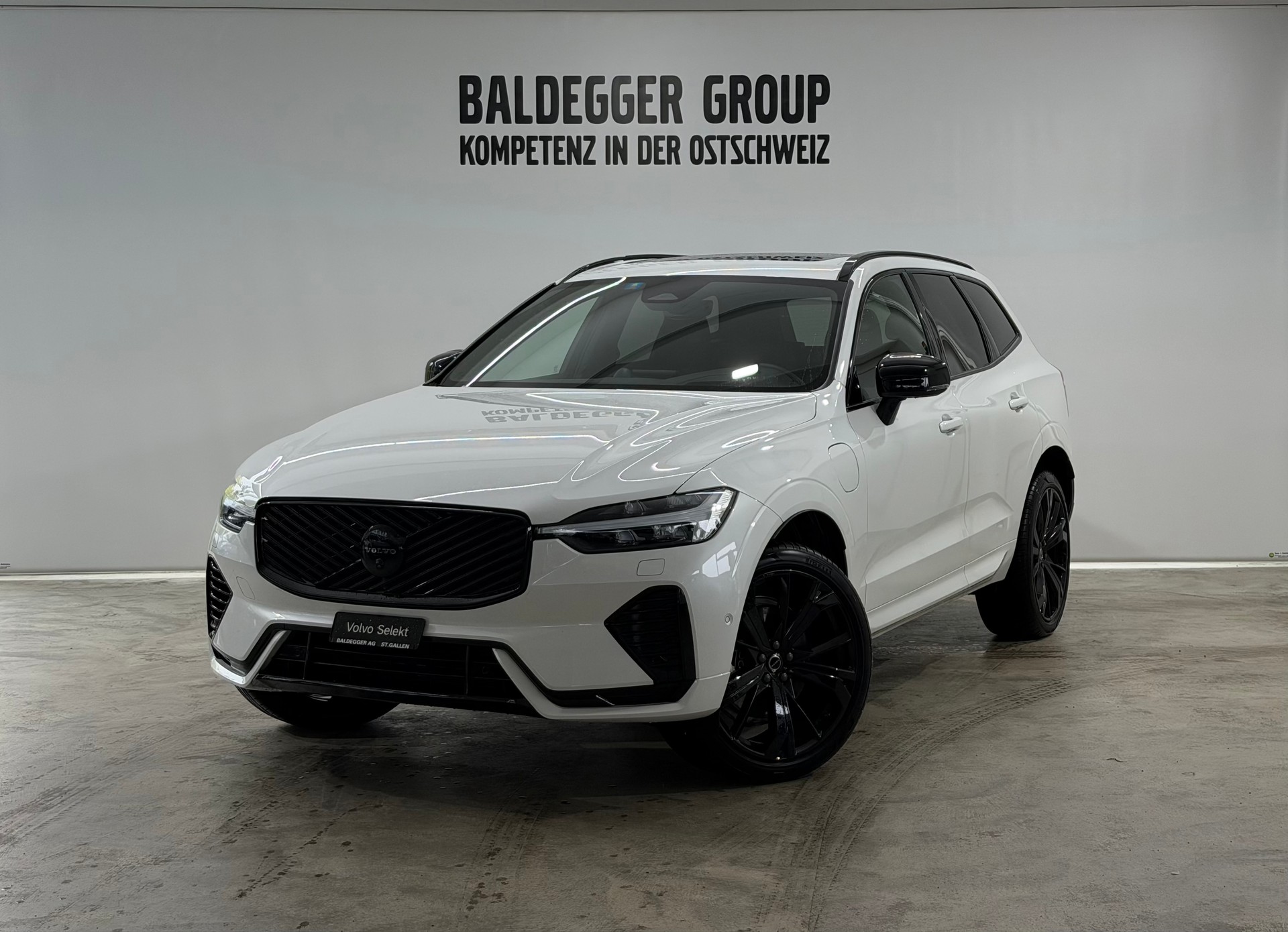 VOLVO XC60 2.0 T6 TE Black Edition e-image-0