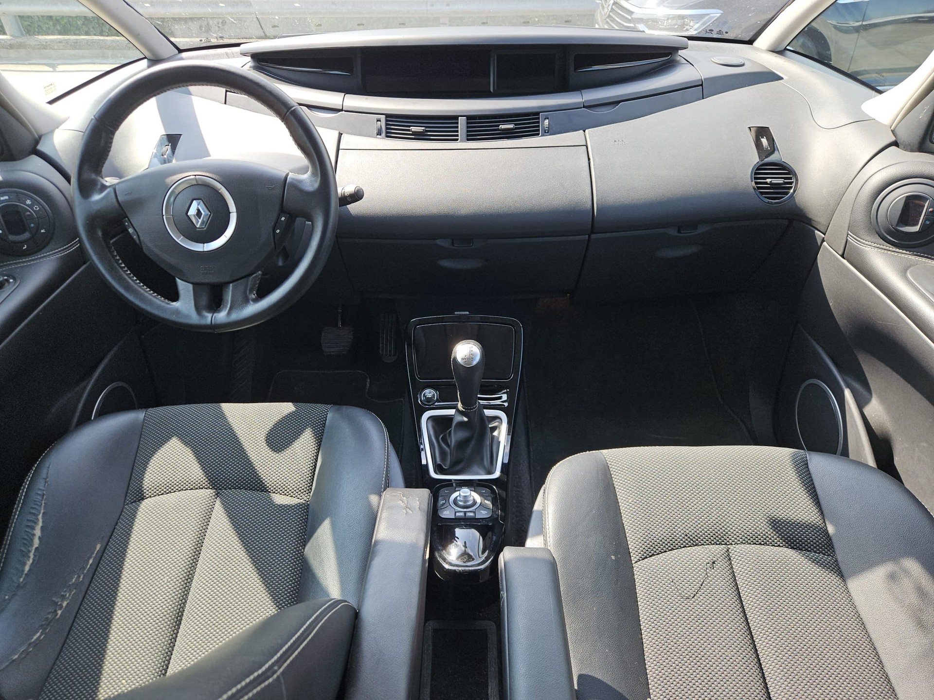 RENAULT Espace 2.0 dCi Dynamique Automatic-image-7
