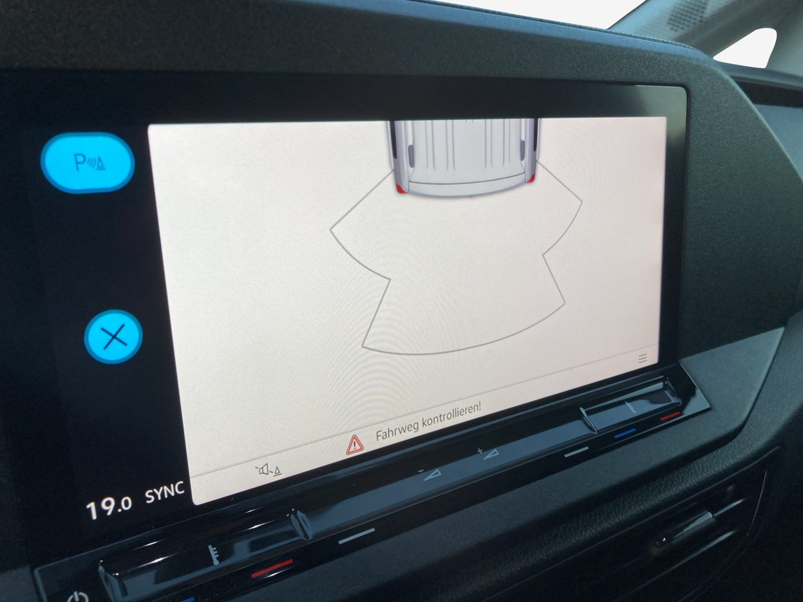 VW Caddy Cargo 2.0TDI Maxi 4Motion-image-13