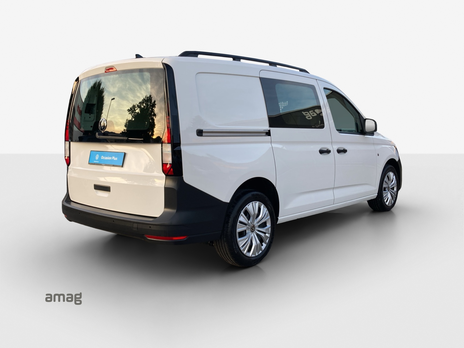 VW Caddy Cargo 2.0TDI Maxi 4Motion-image-4